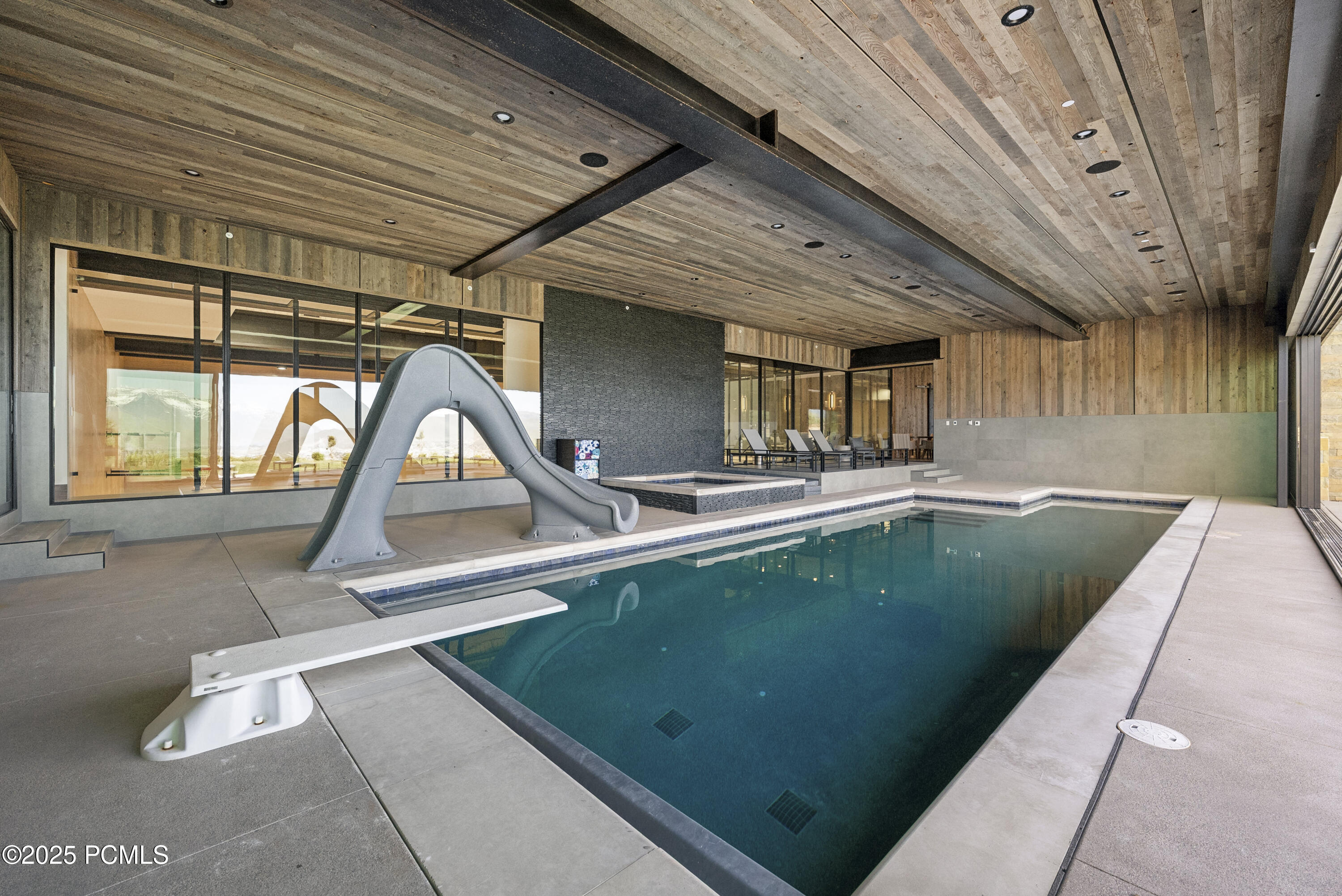 831 N Explorer Peak Drive