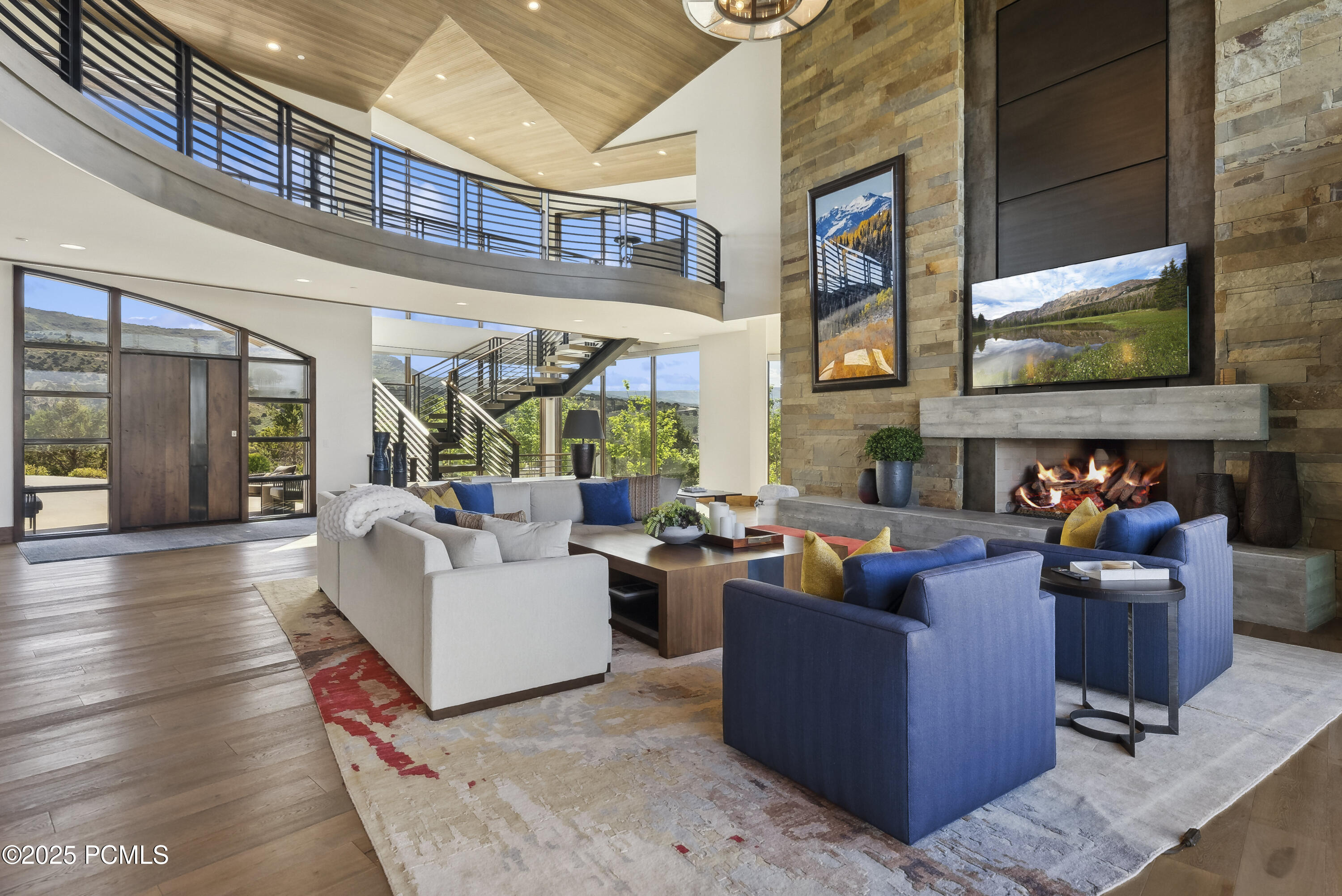 831 N Explorer Peak Drive