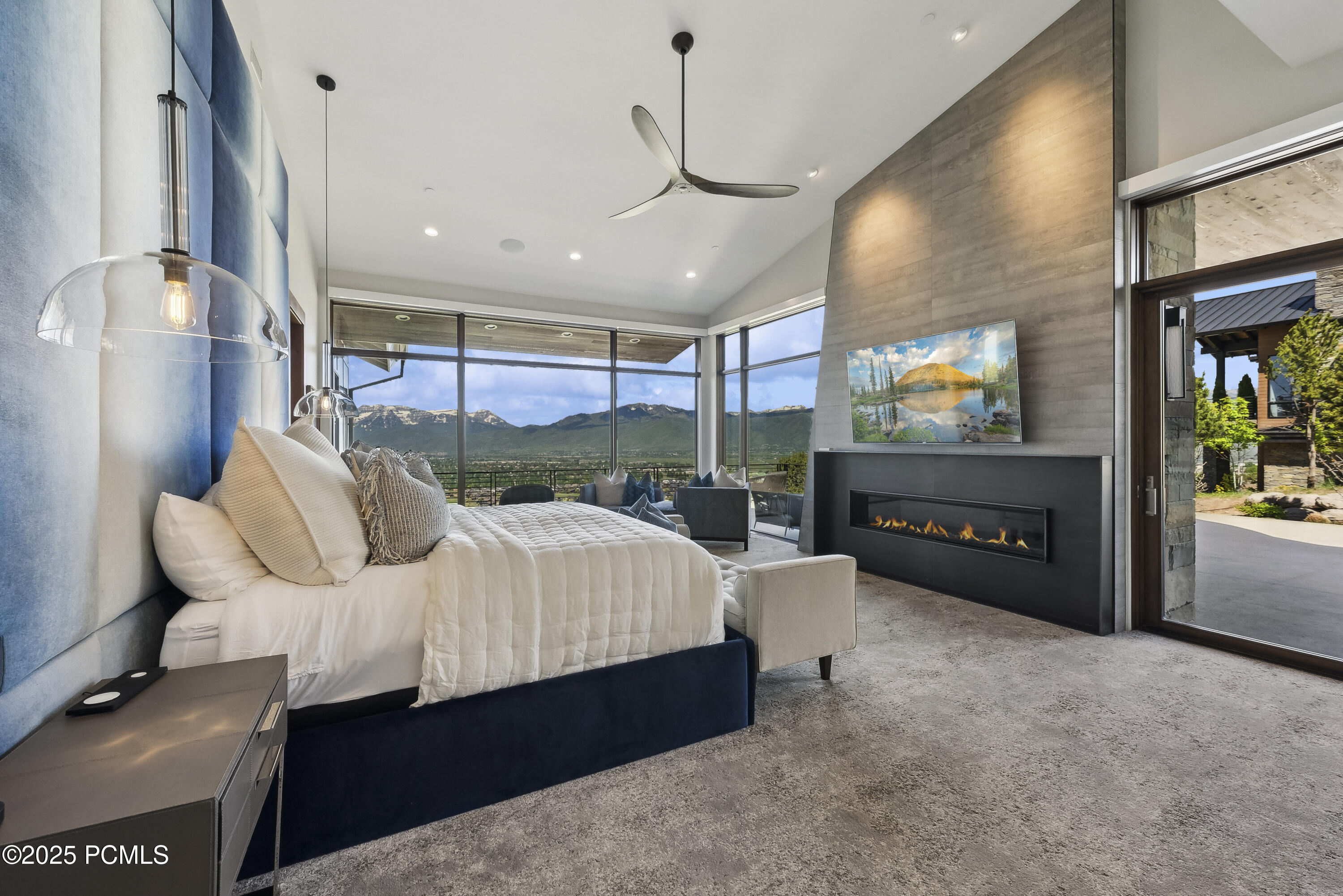 831 N Explorer Peak Drive