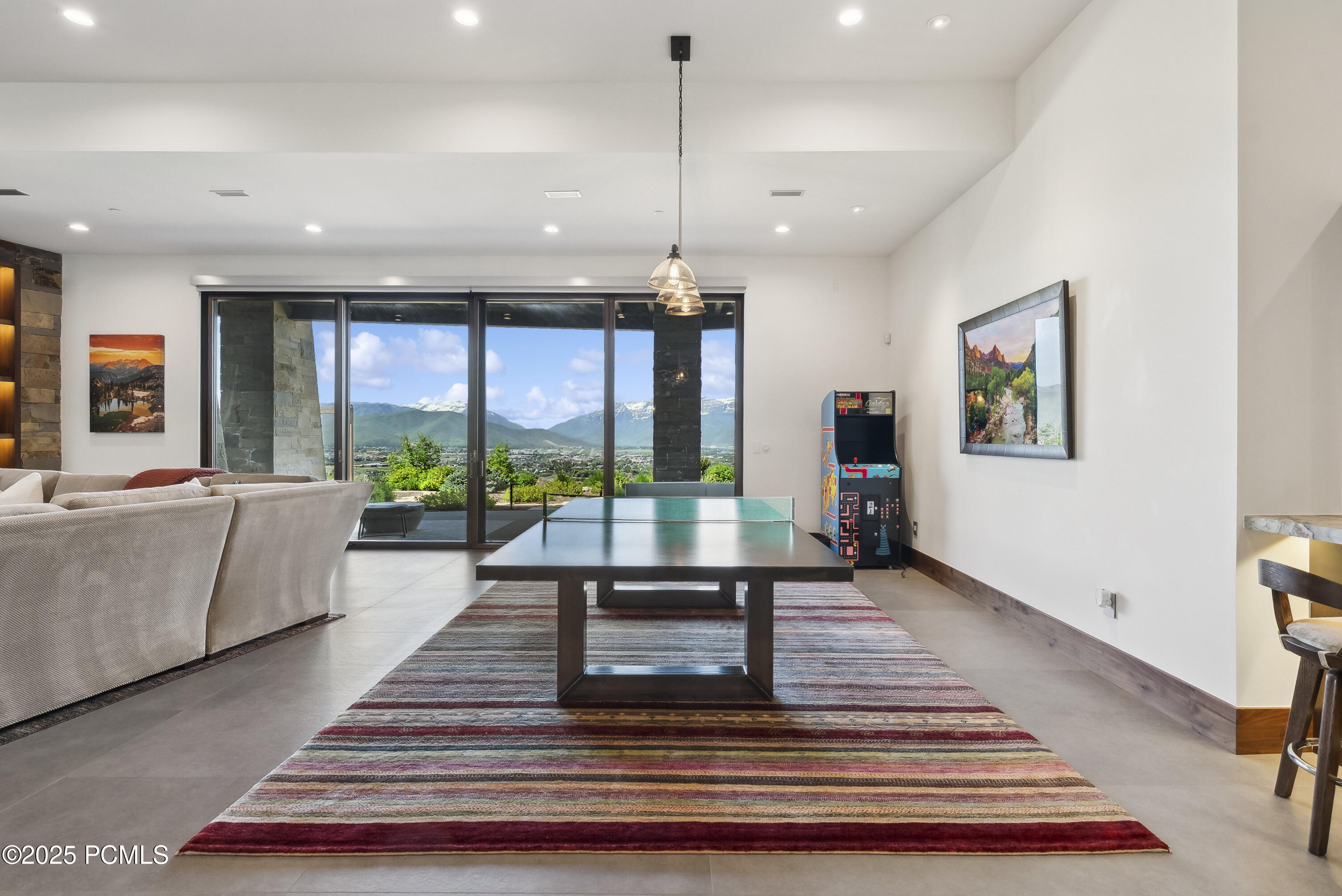 831 N Explorer Peak Drive