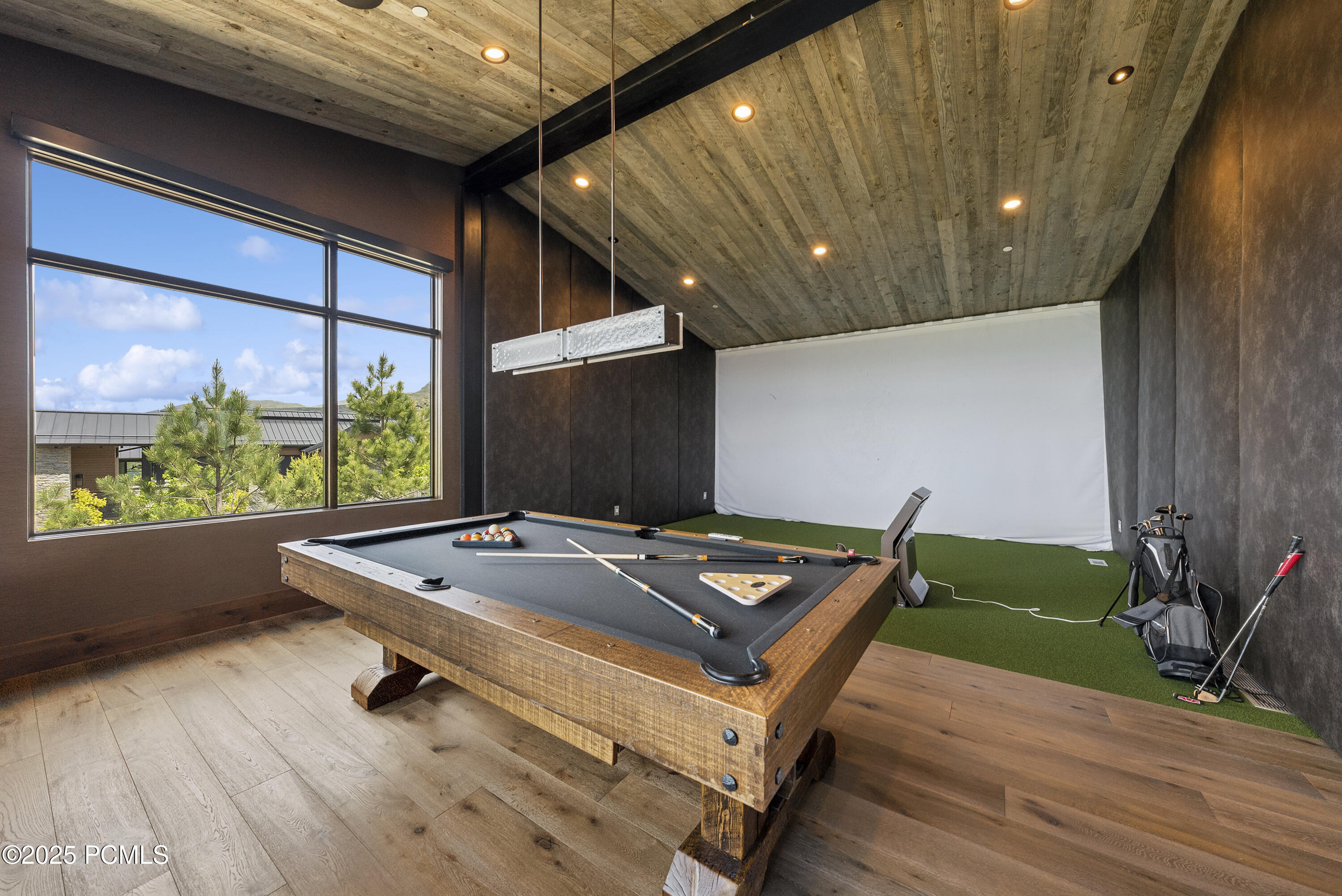 831 N Explorer Peak Drive