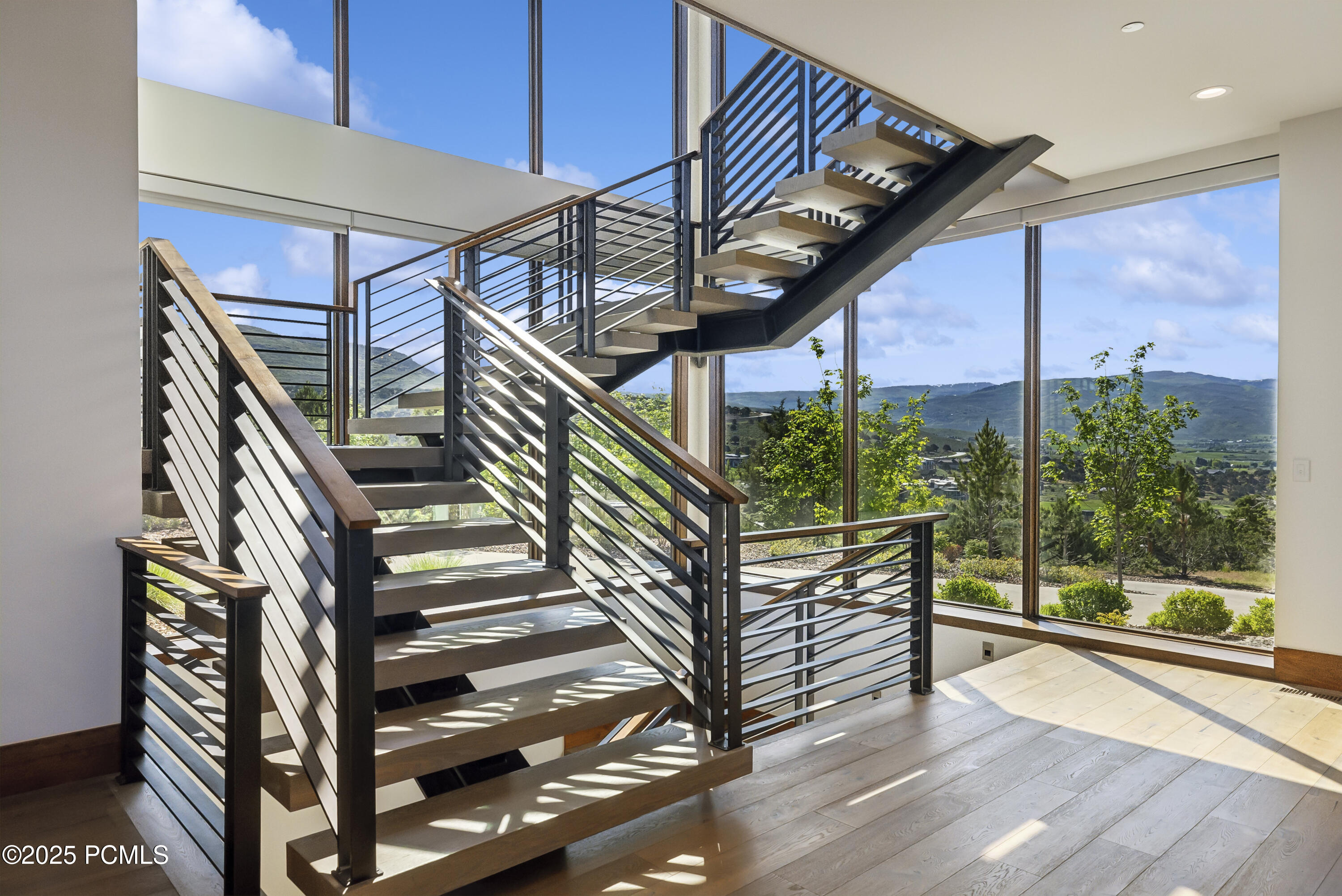 831 N Explorer Peak Drive