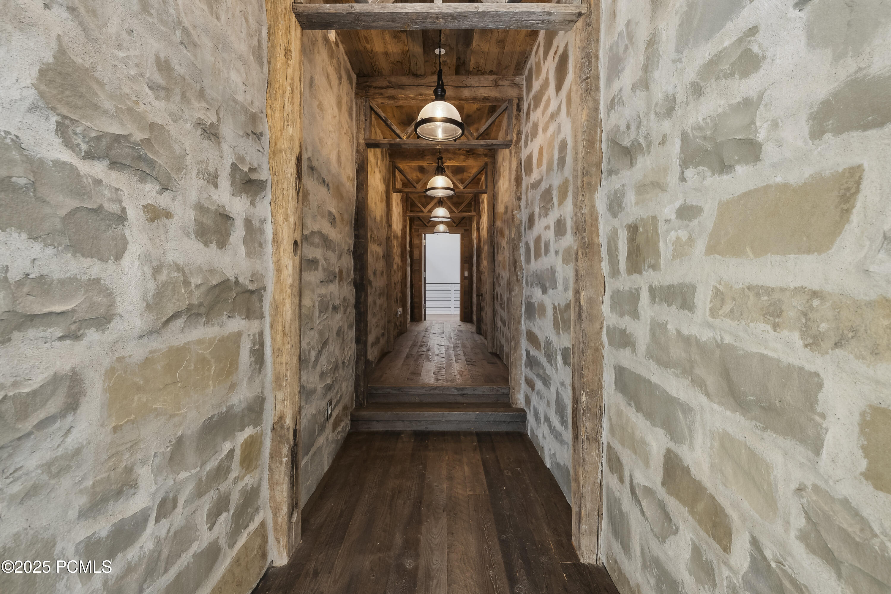 831 N Explorer Peak Drive