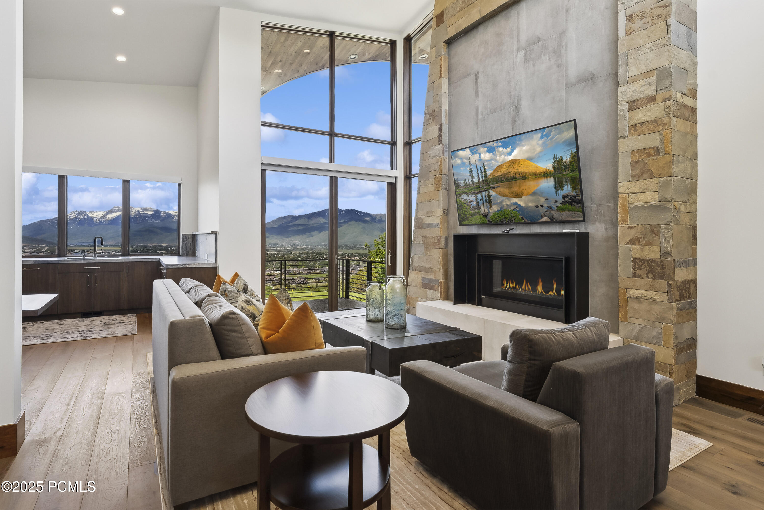 831 N Explorer Peak Drive