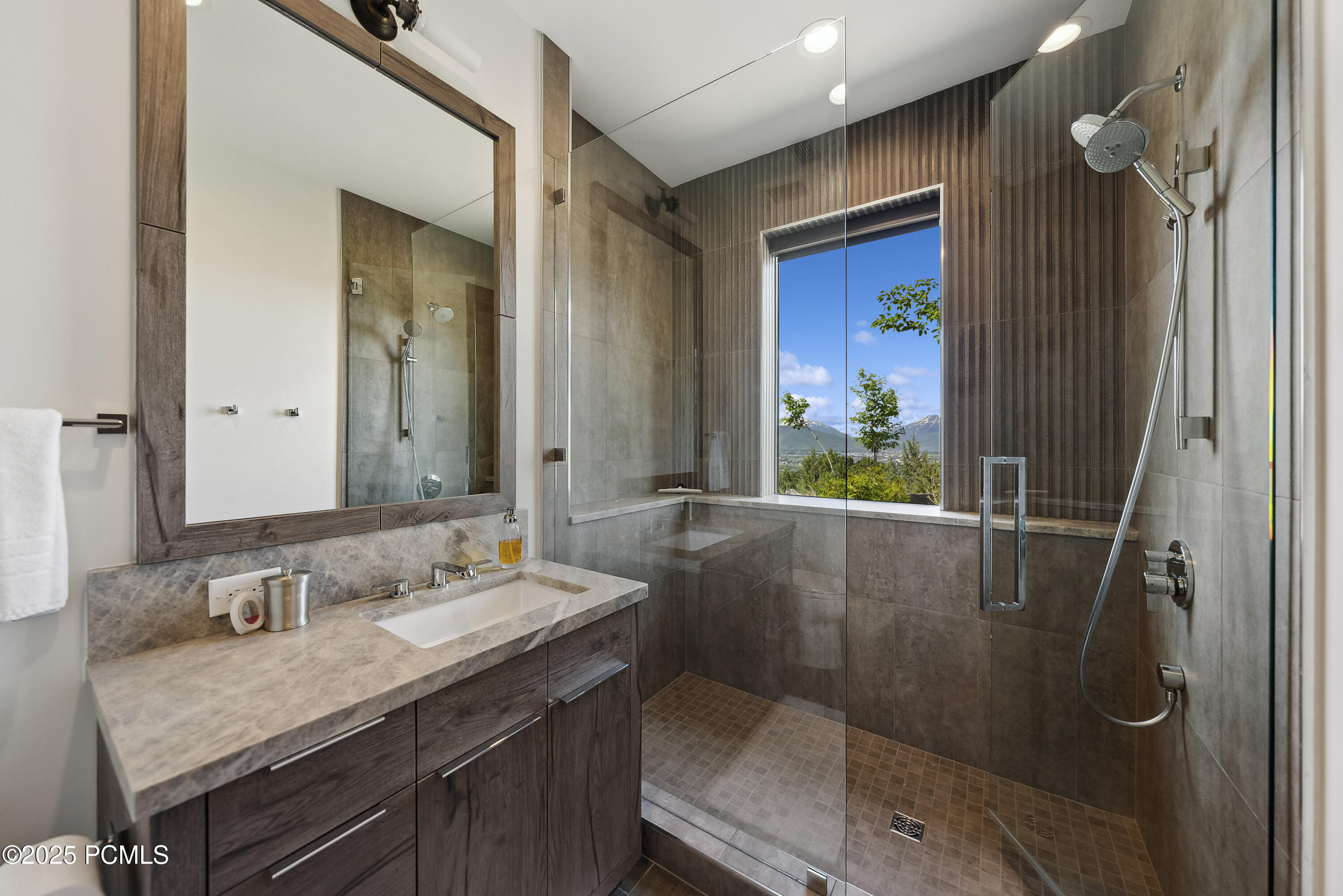 831 N Explorer Peak Drive