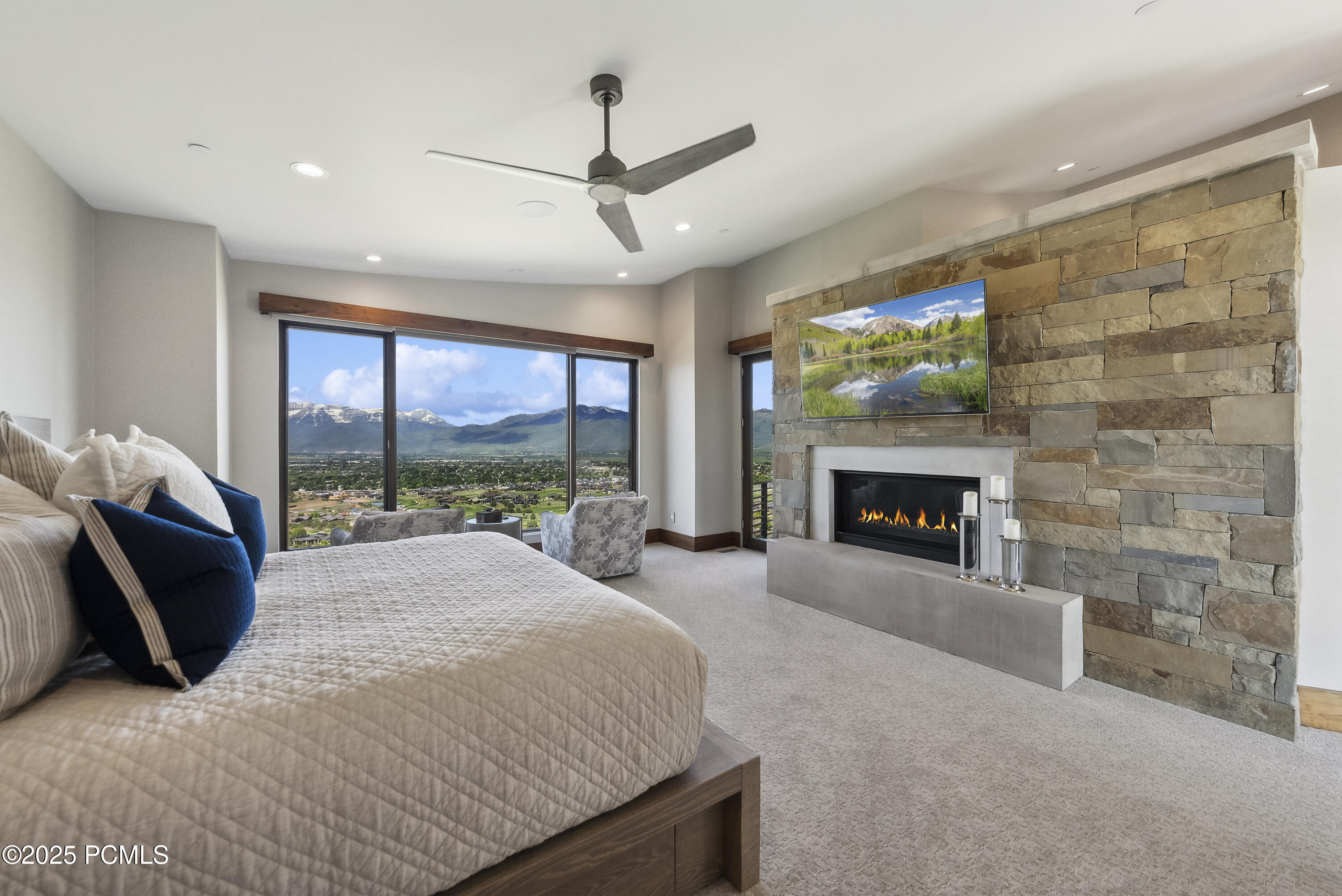 831 N Explorer Peak Drive