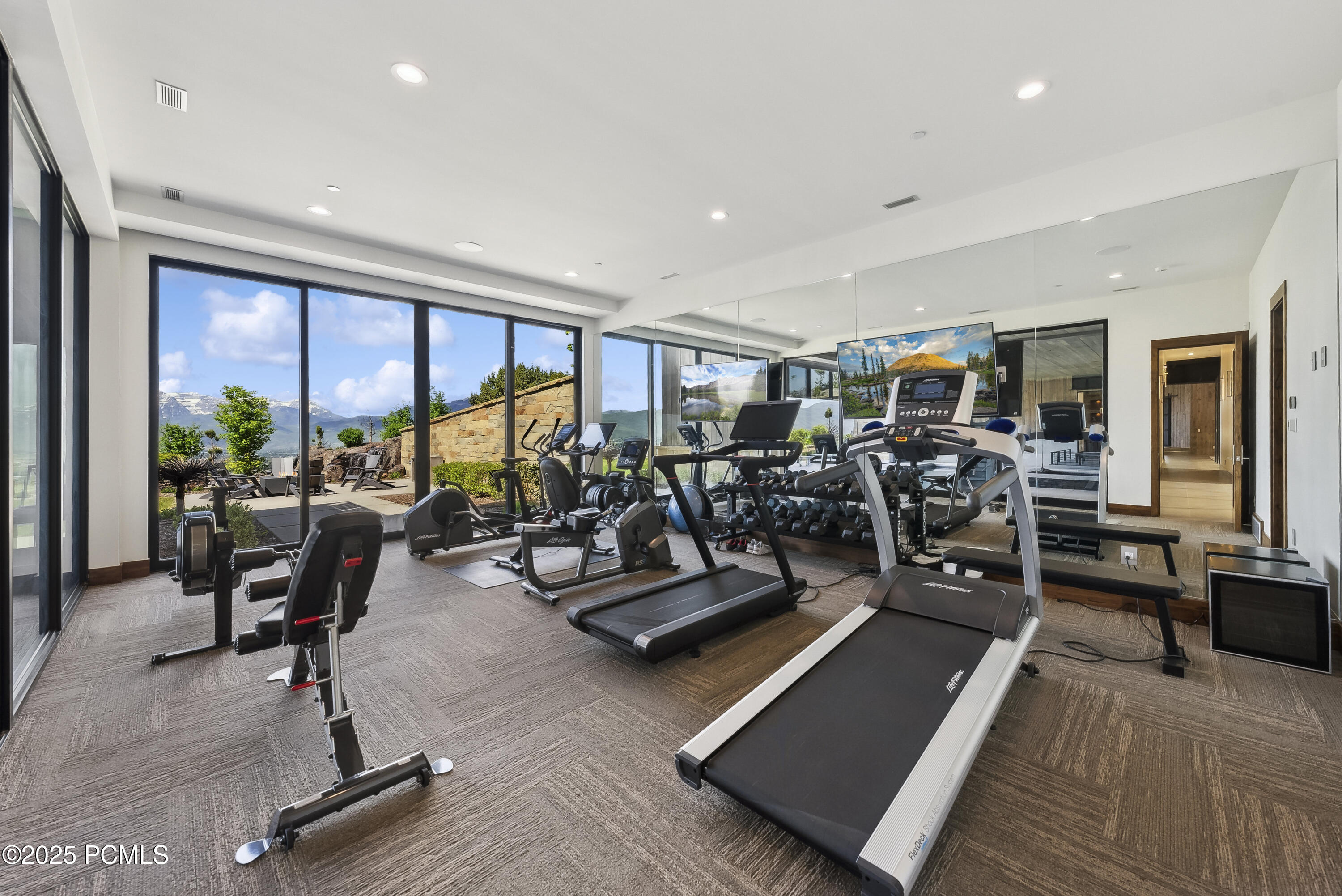 831 N Explorer Peak Drive