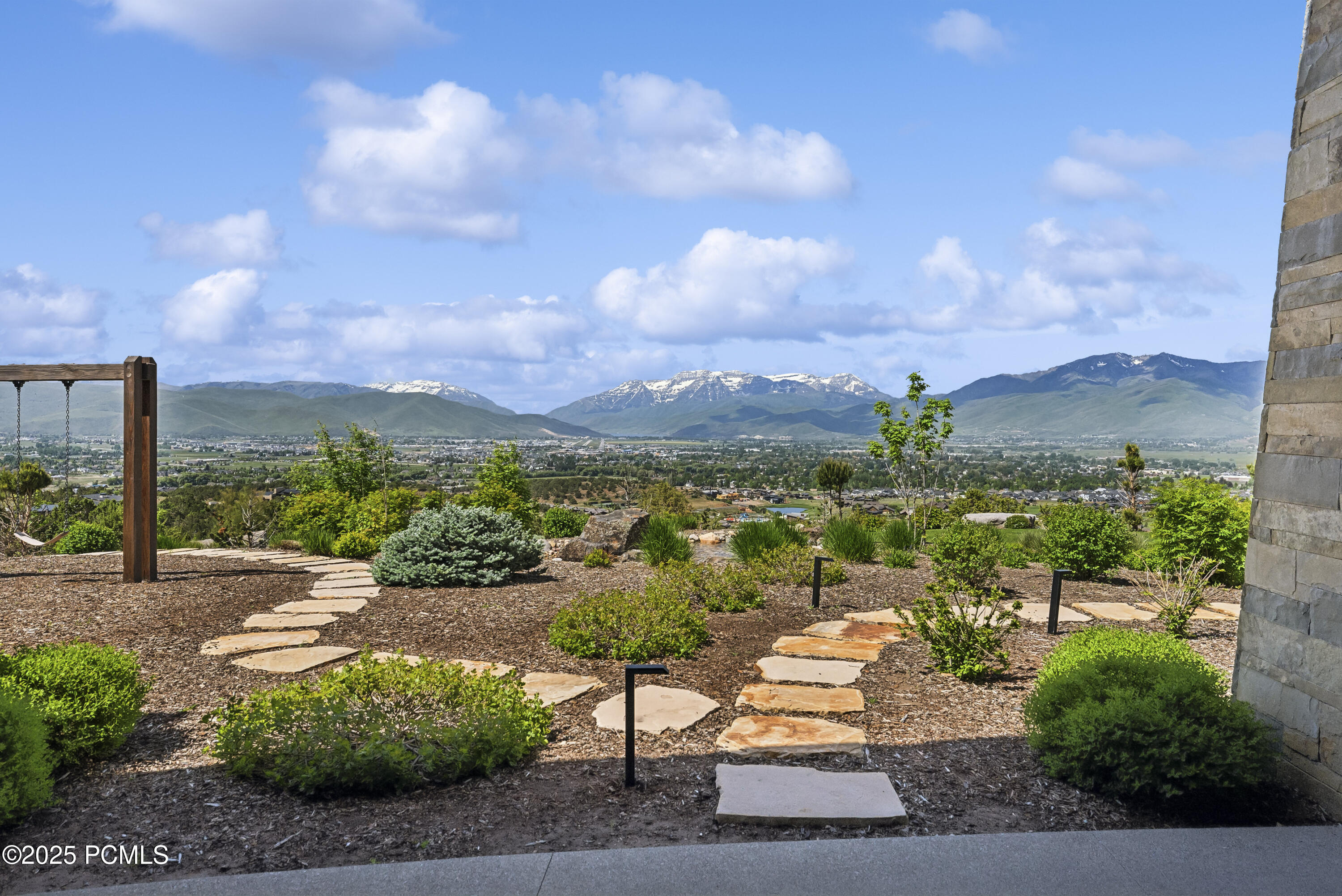 831 N Explorer Peak Drive