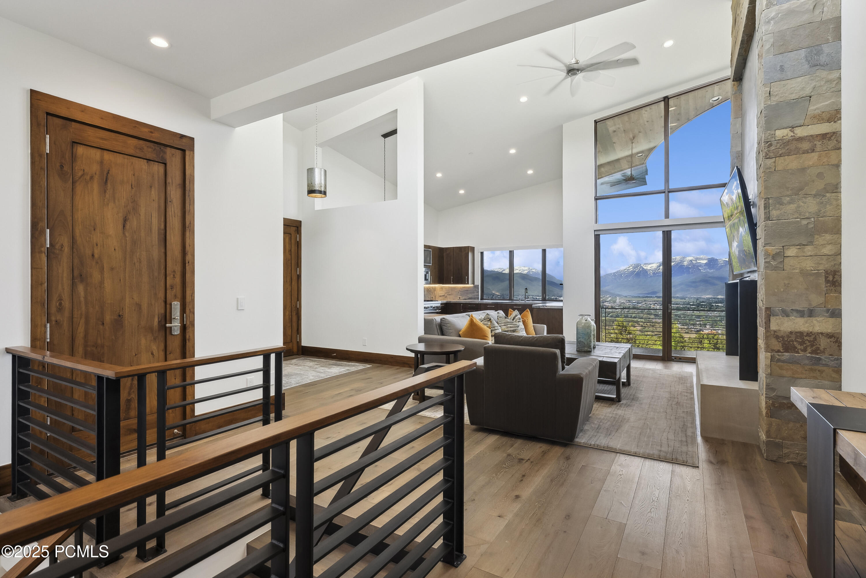 831 N Explorer Peak Drive