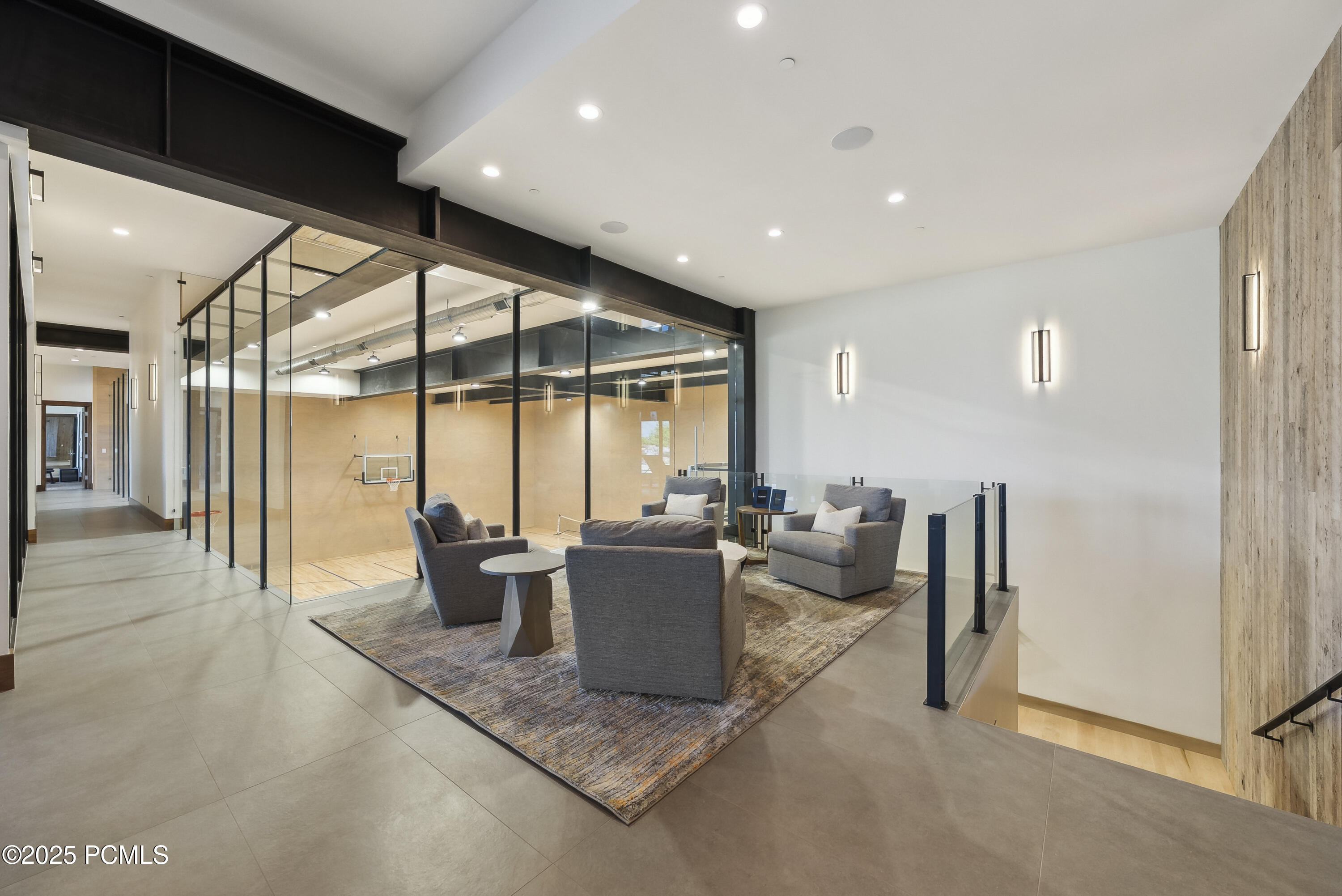 831 N Explorer Peak Drive