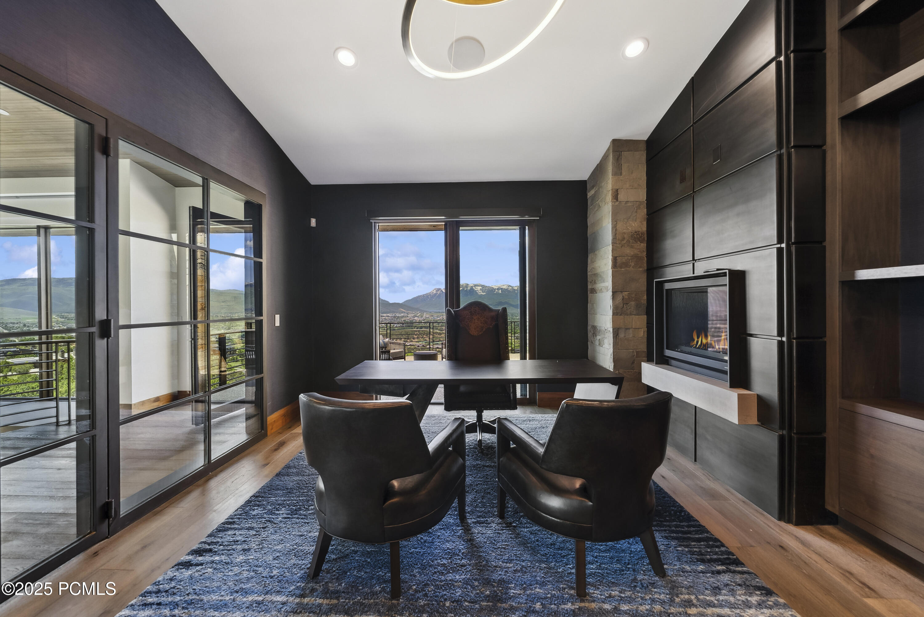 831 N Explorer Peak Drive