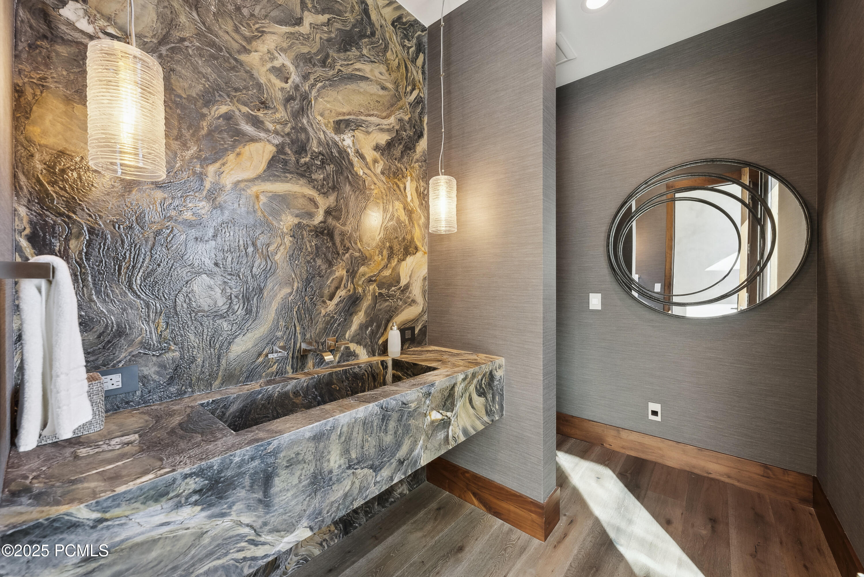 831 N Explorer Peak Drive