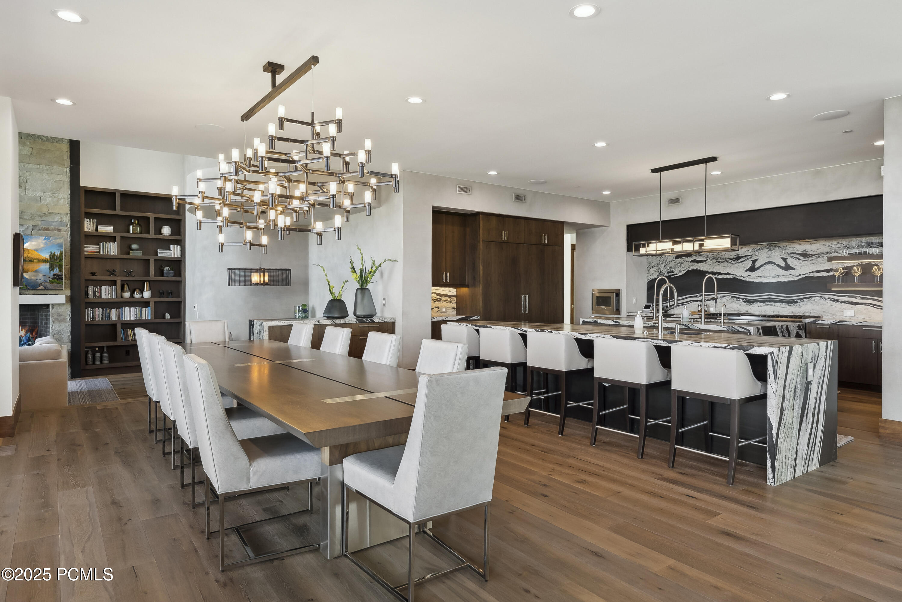 831 N Explorer Peak Drive