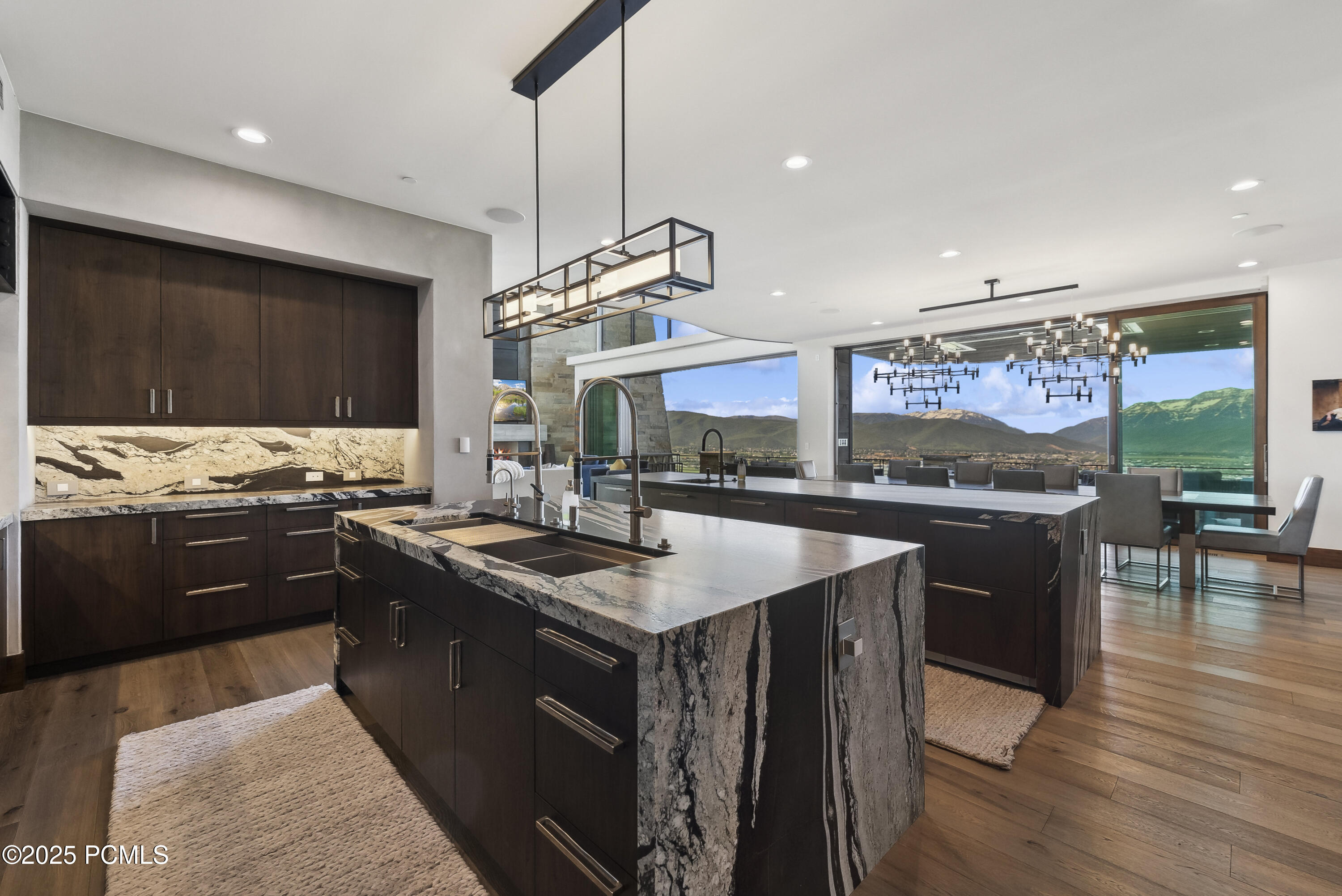 831 N Explorer Peak Drive