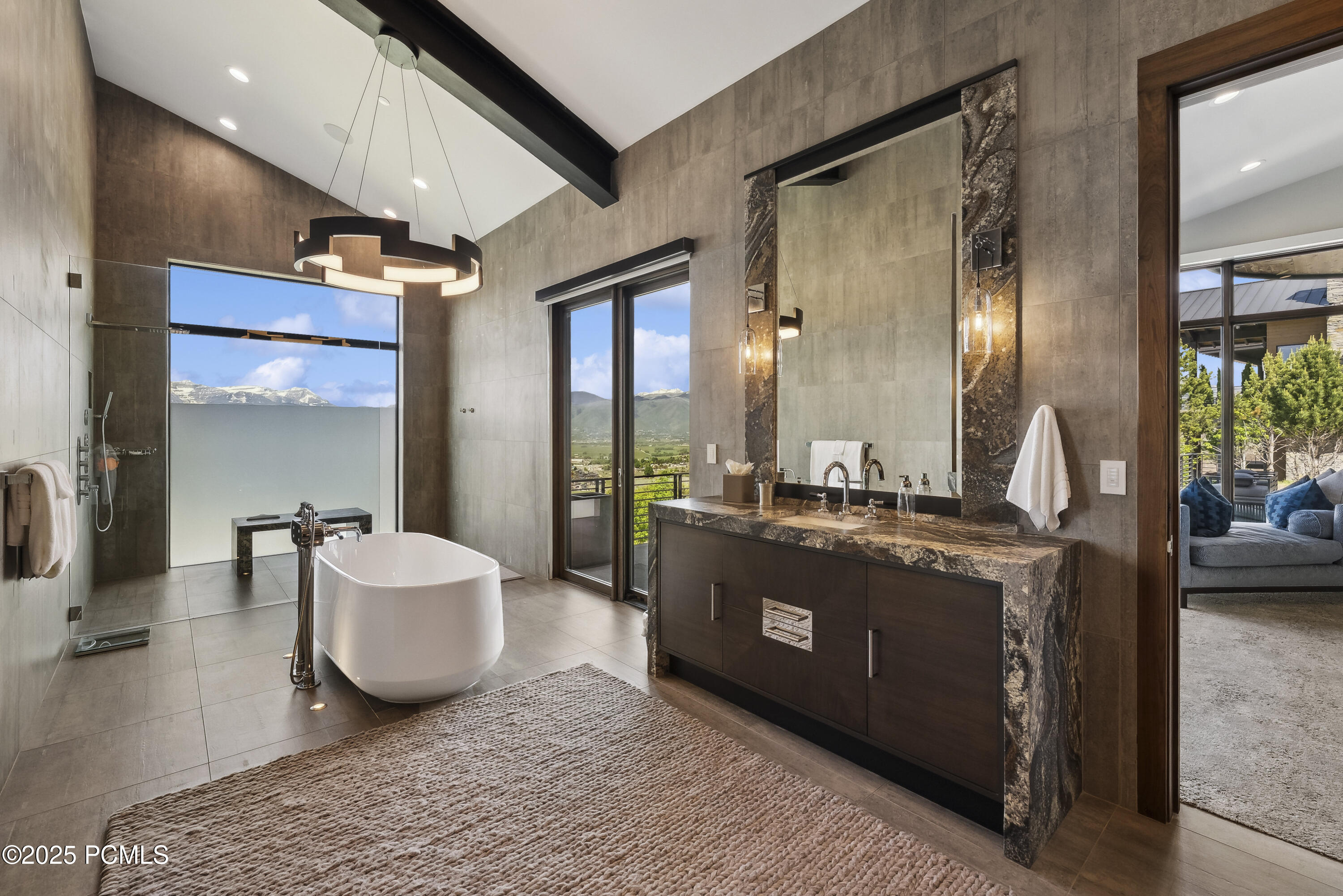 831 N Explorer Peak Drive