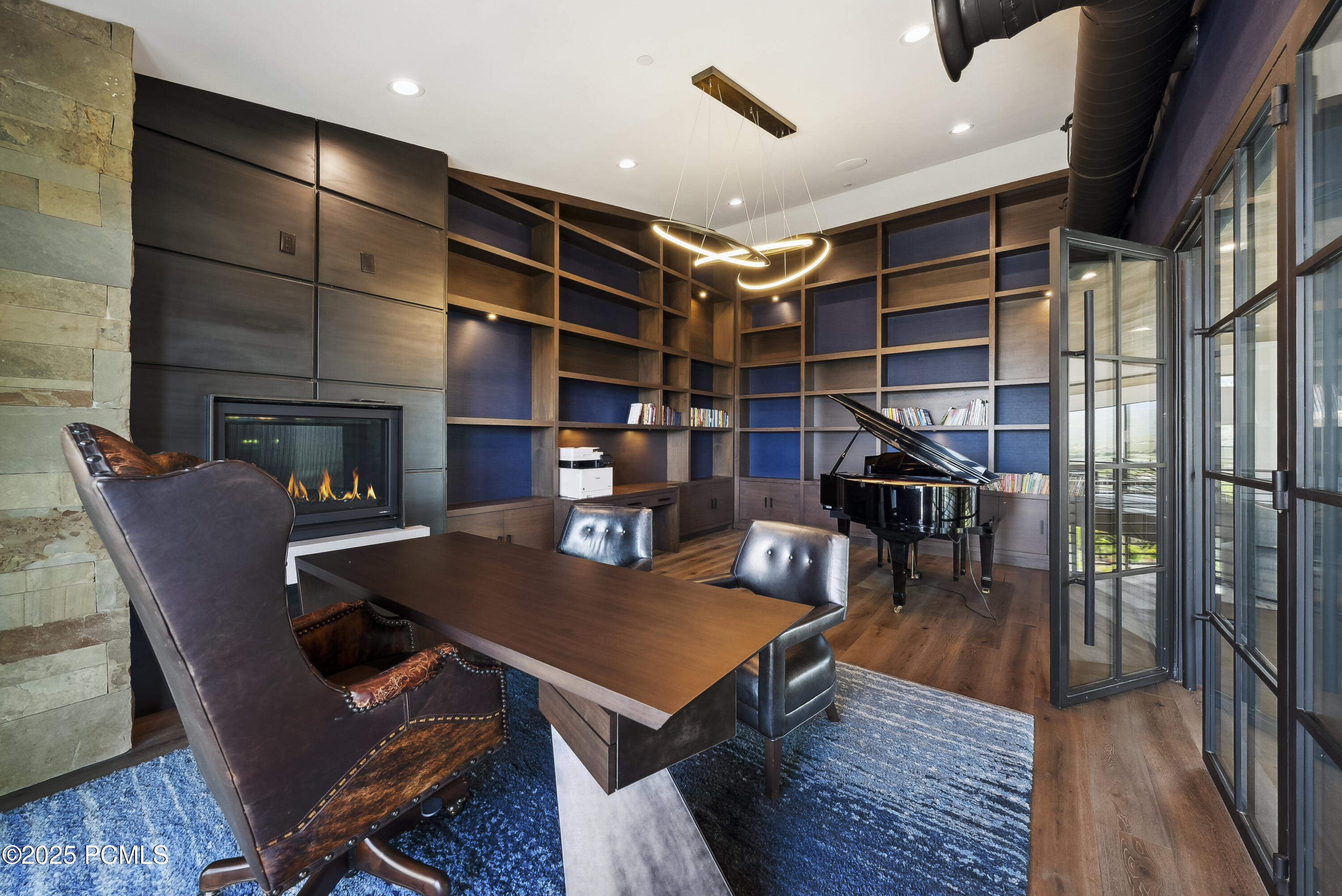 831 N Explorer Peak Drive