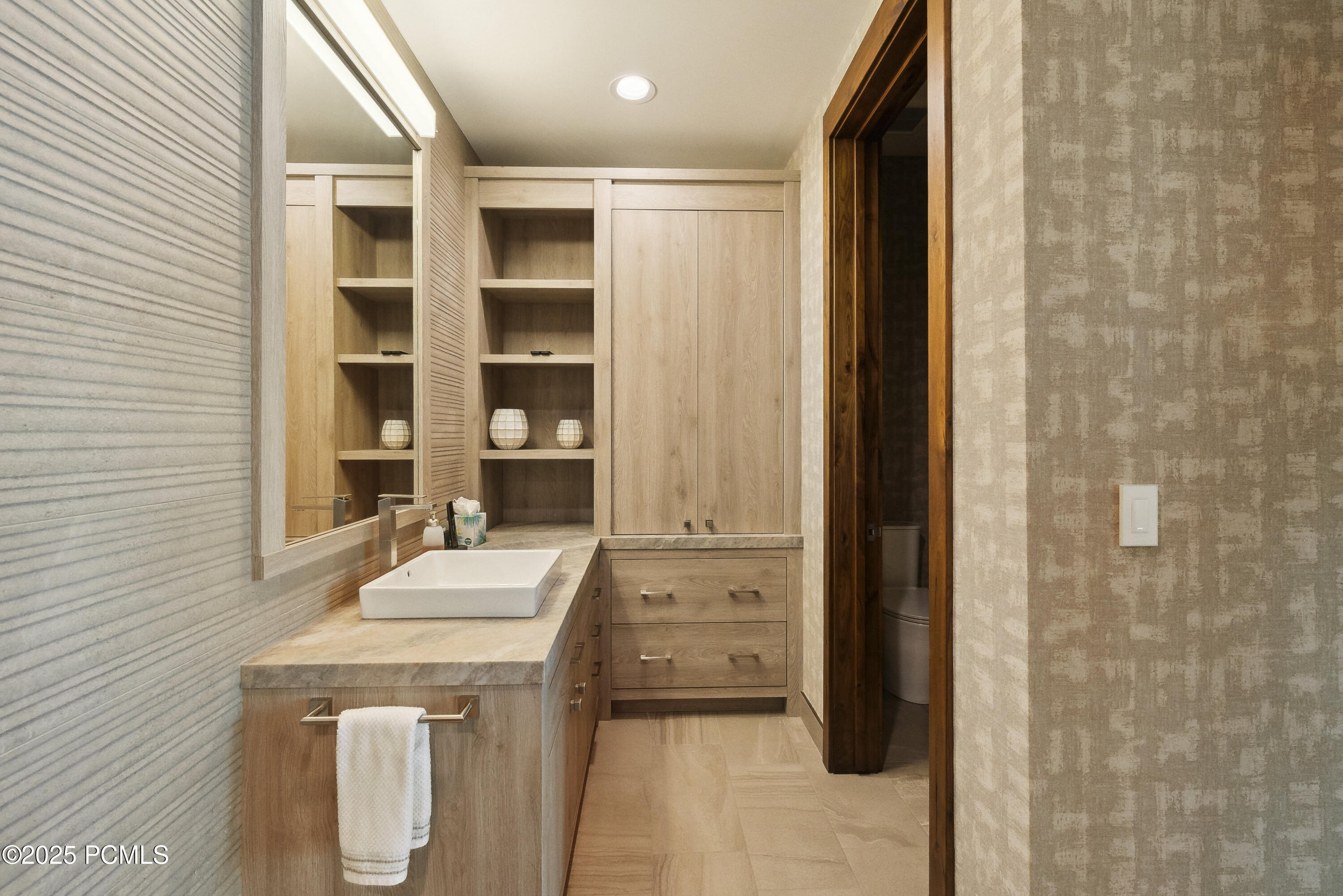 831 N Explorer Peak Drive