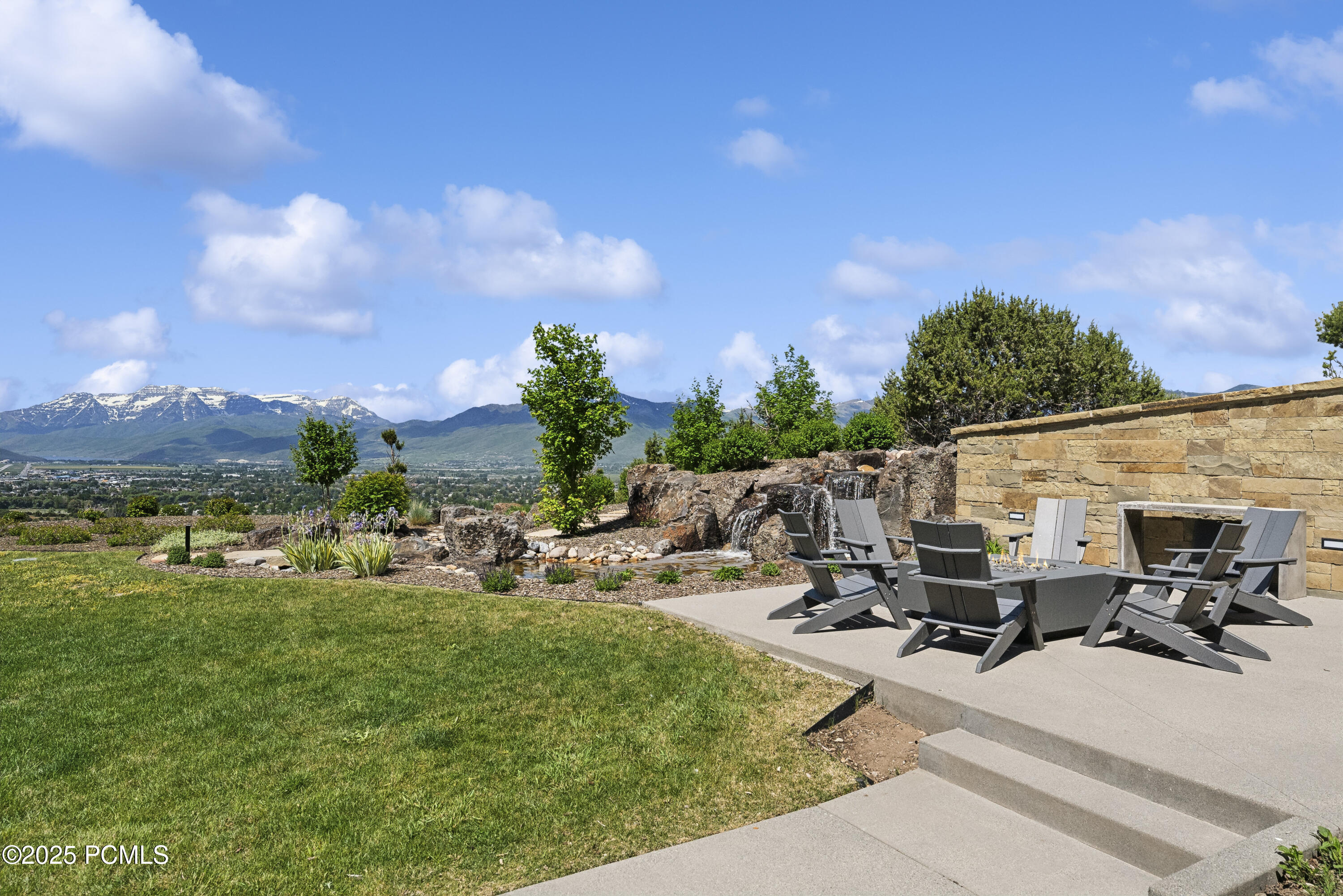 831 N Explorer Peak Drive