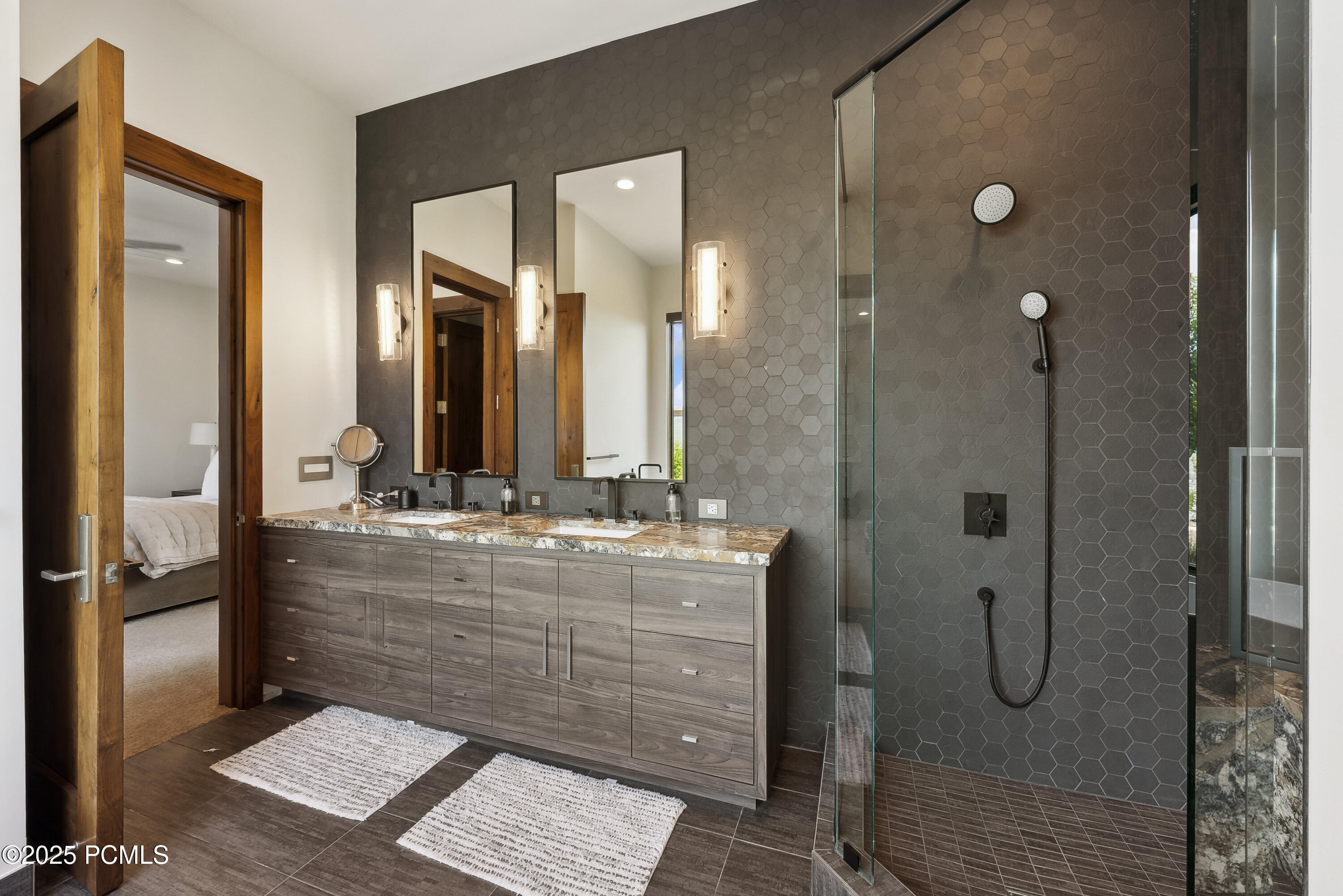 831 N Explorer Peak Drive