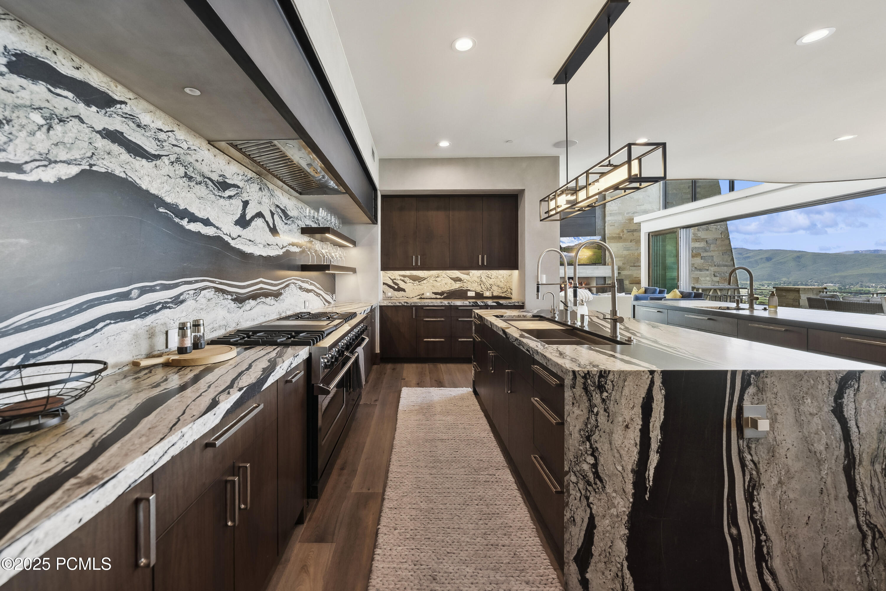 831 N Explorer Peak Drive