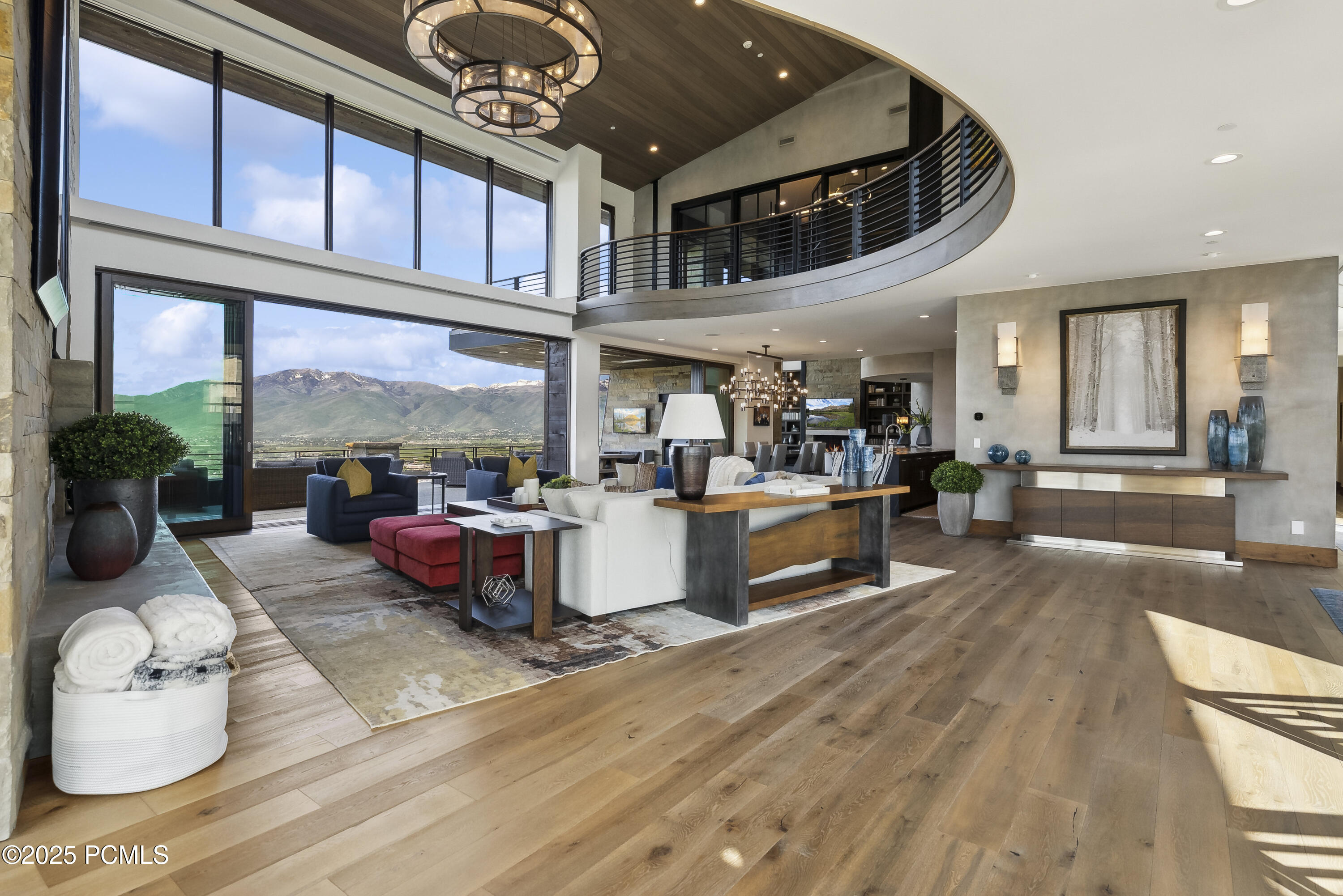 831 N Explorer Peak Drive