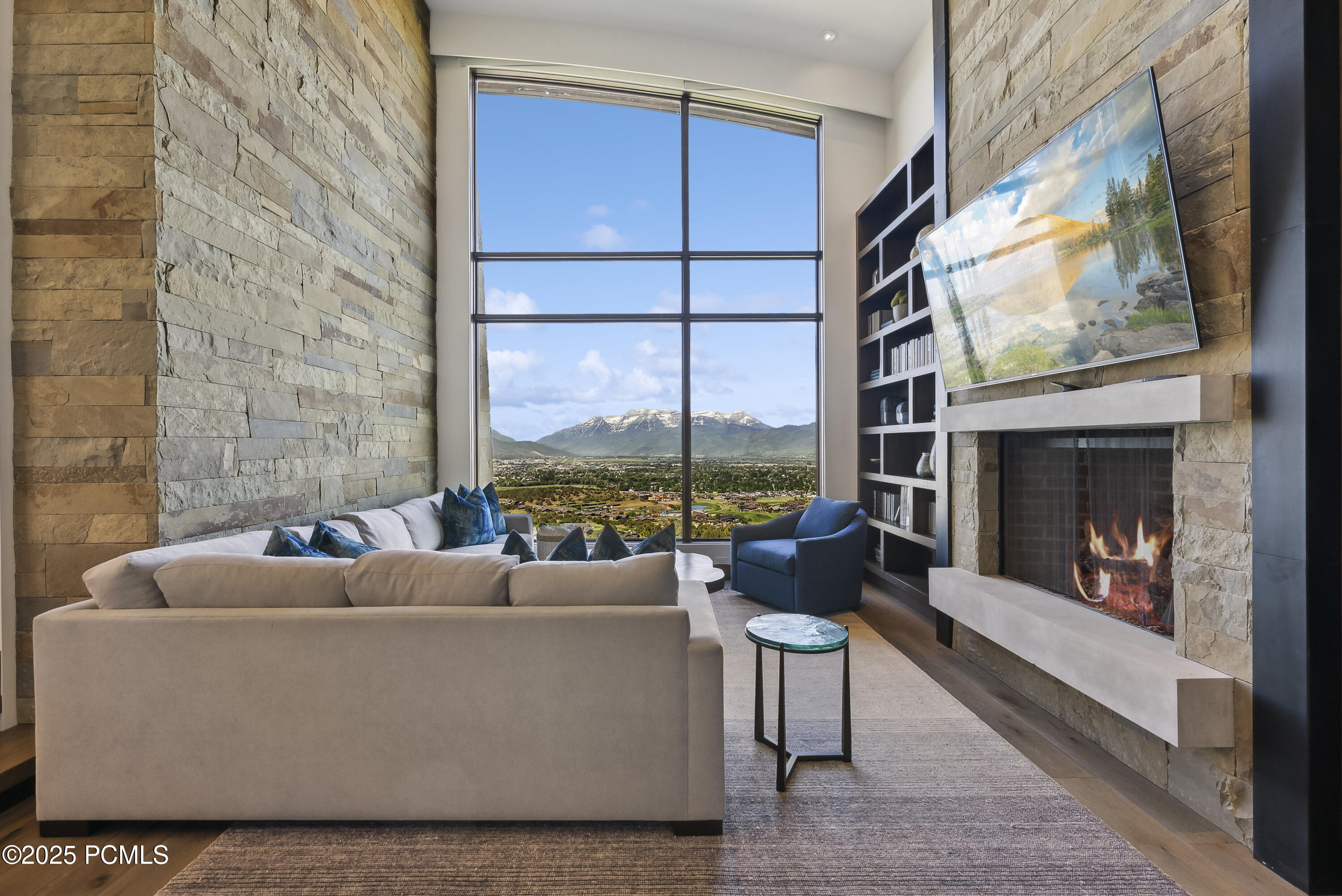 831 N Explorer Peak Drive