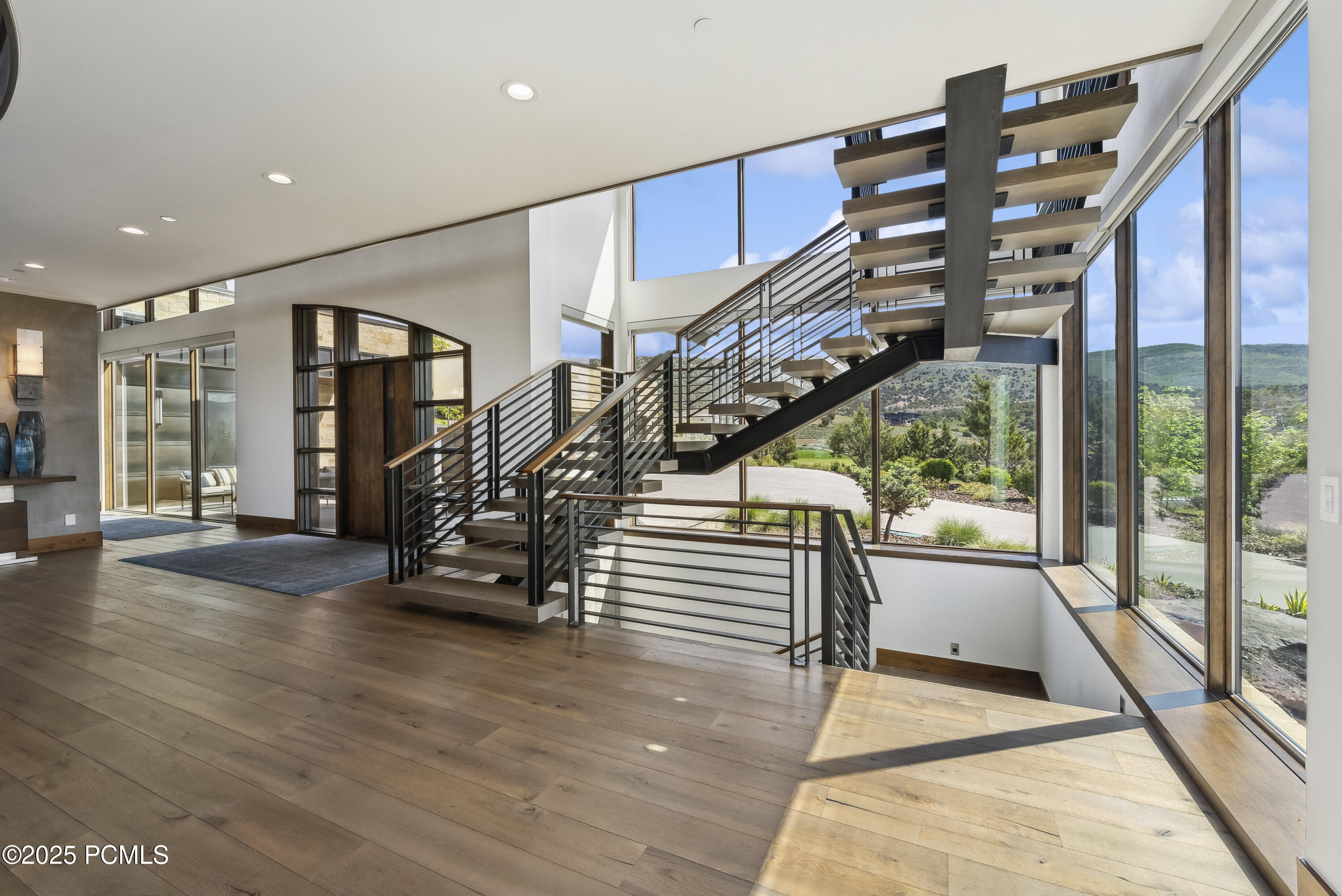 831 N Explorer Peak Drive