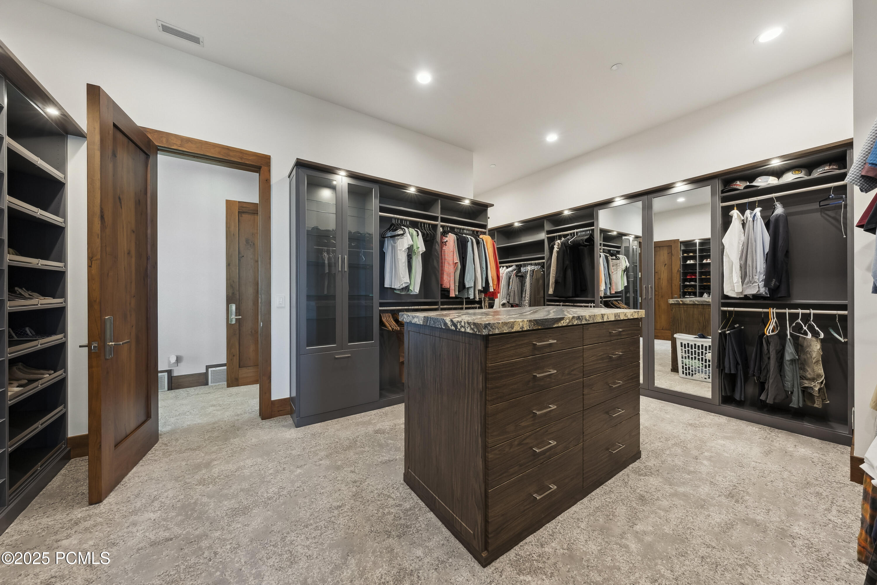 831 N Explorer Peak Drive