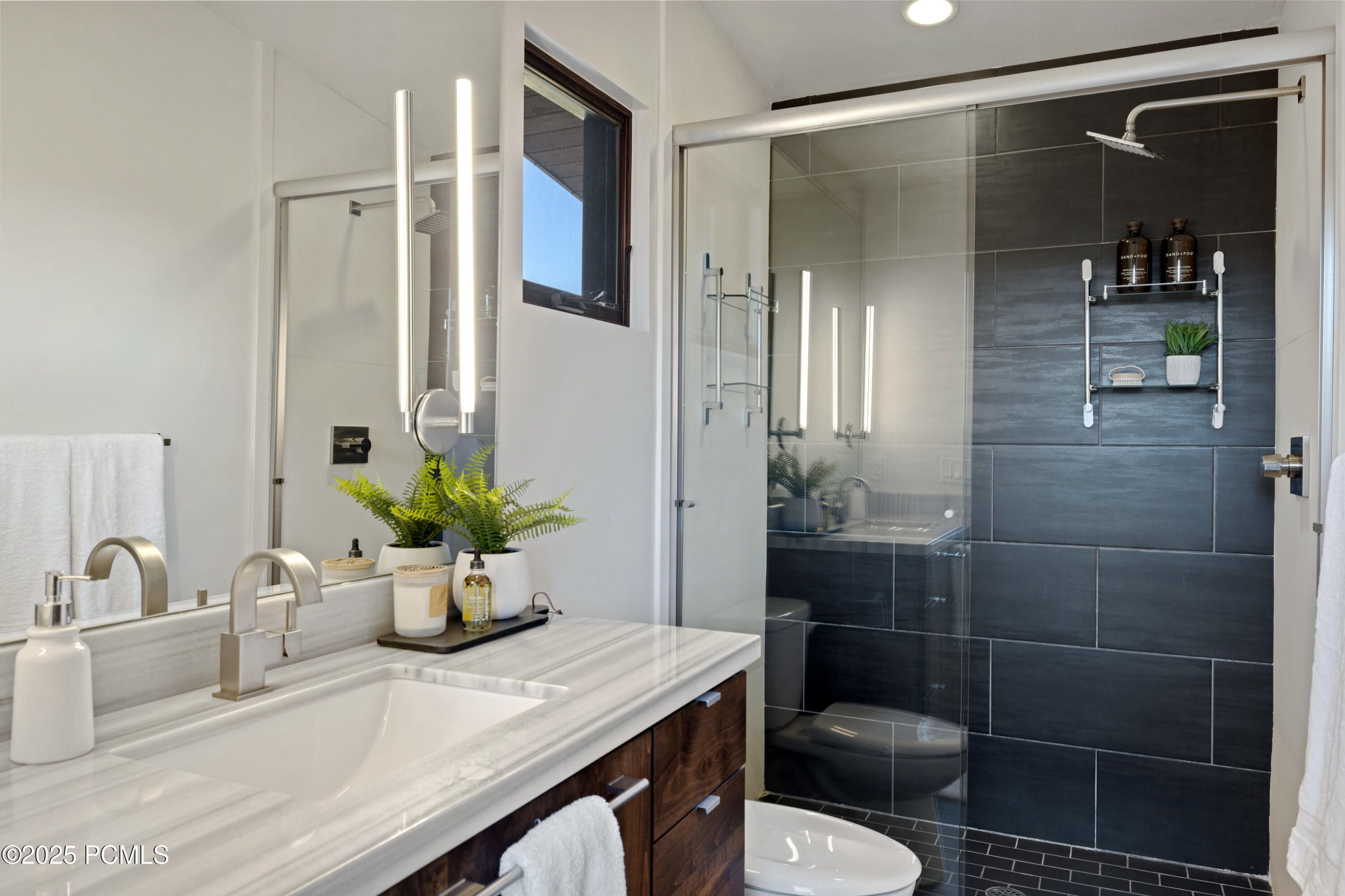 836 Canyon Gate Road