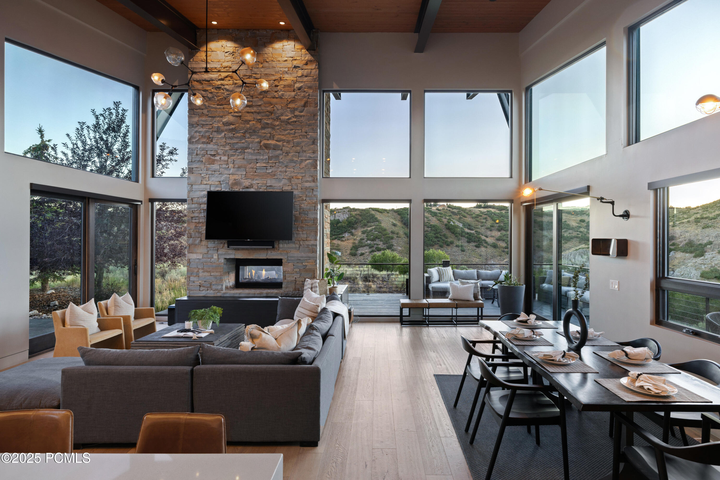 836 Canyon Gate Road