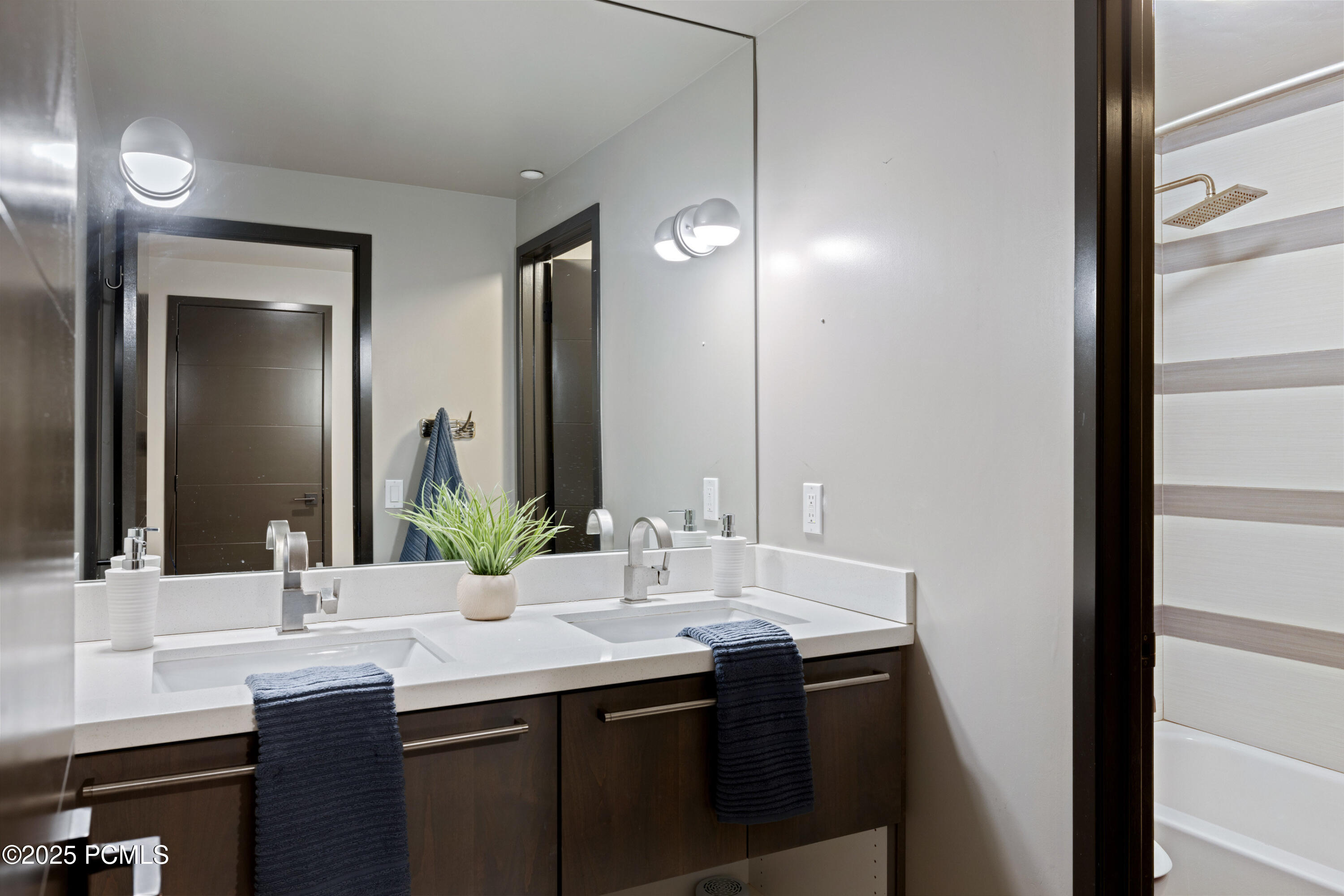 836 Canyon Gate Road