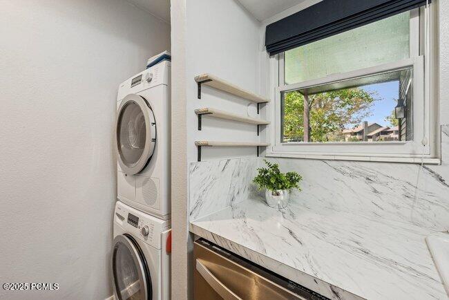 6851 N 2200 West 10g