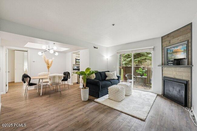 6851 N 2200 West 10g