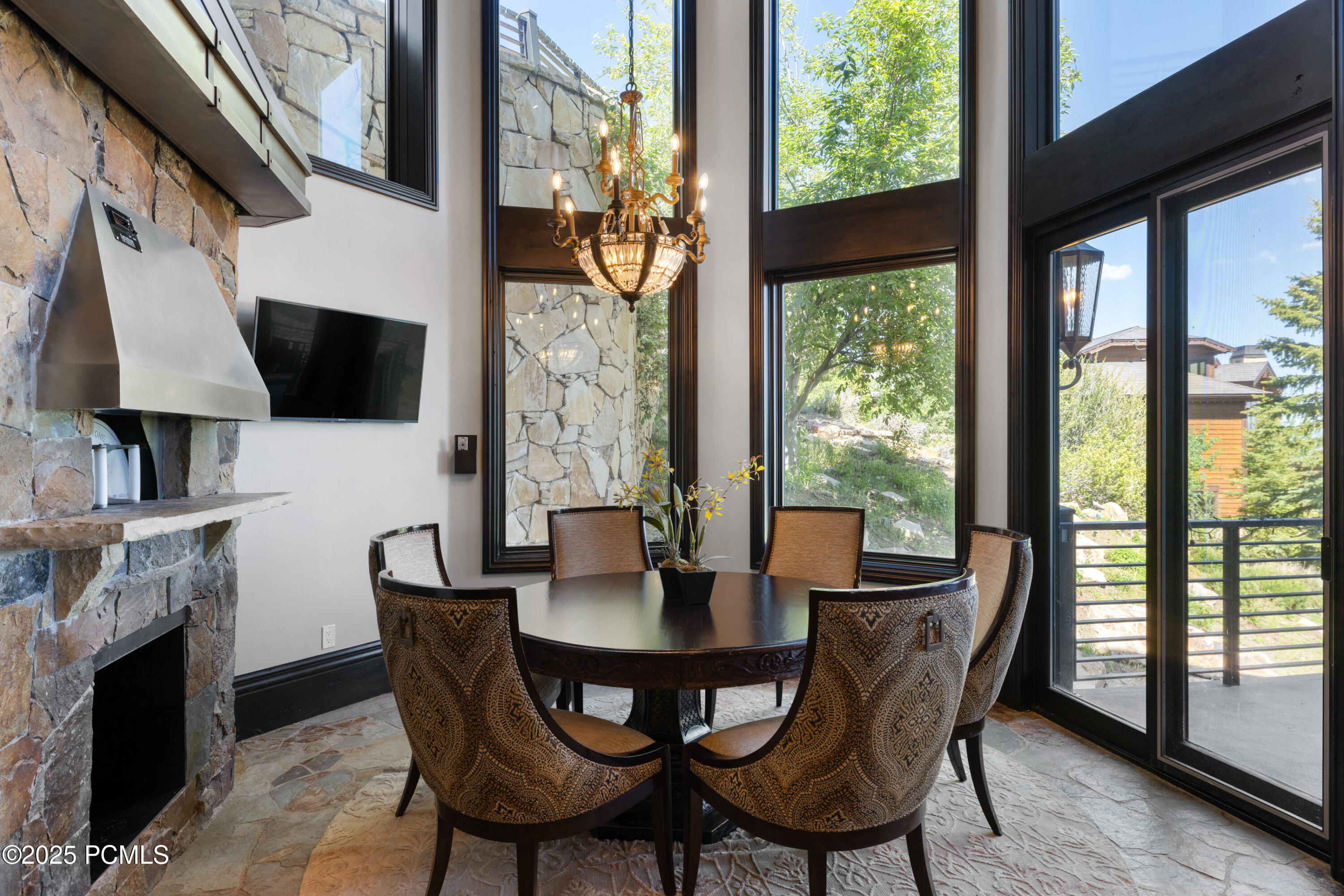 9985 Summit View Drive