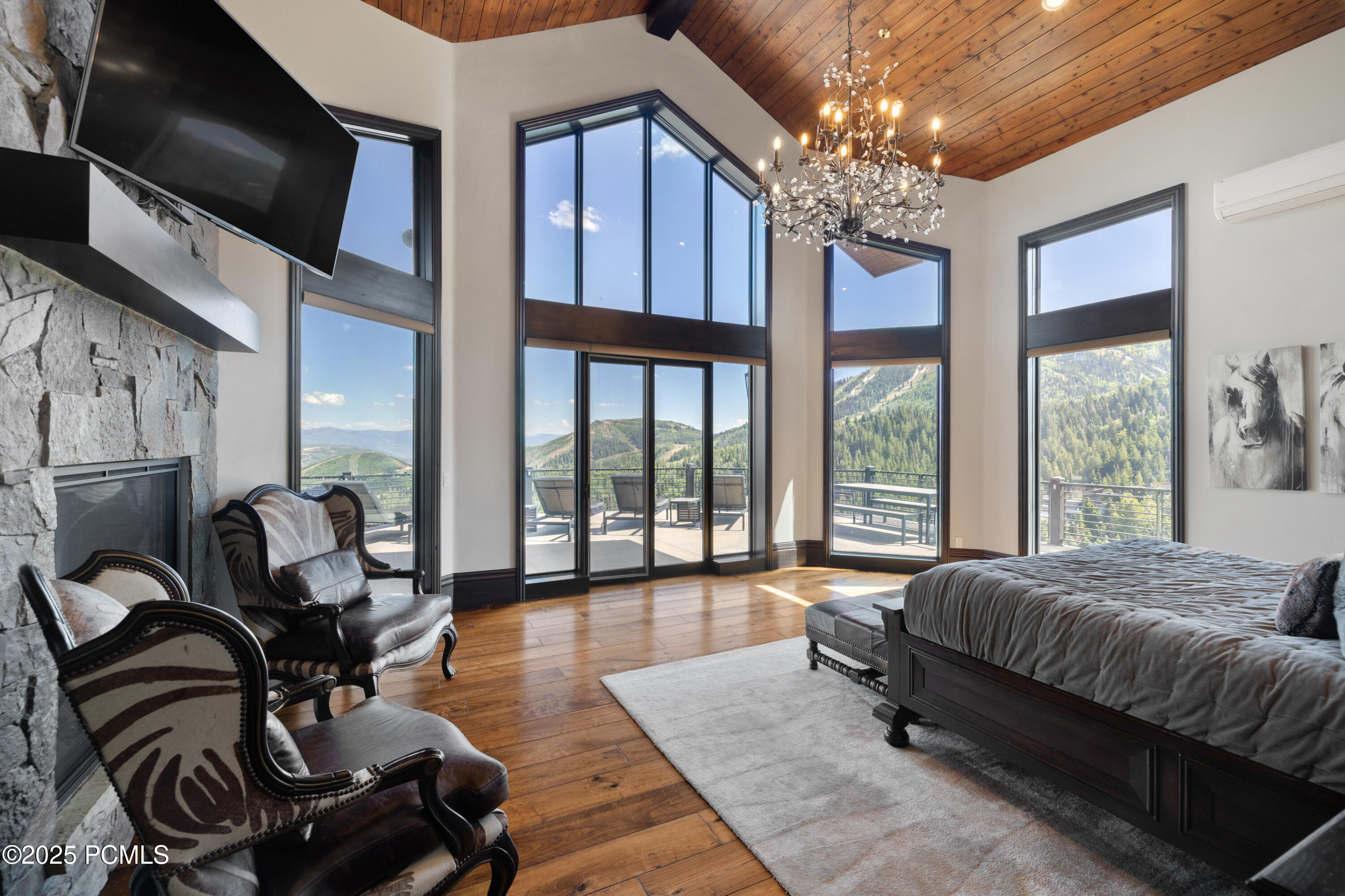 9985 Summit View Drive