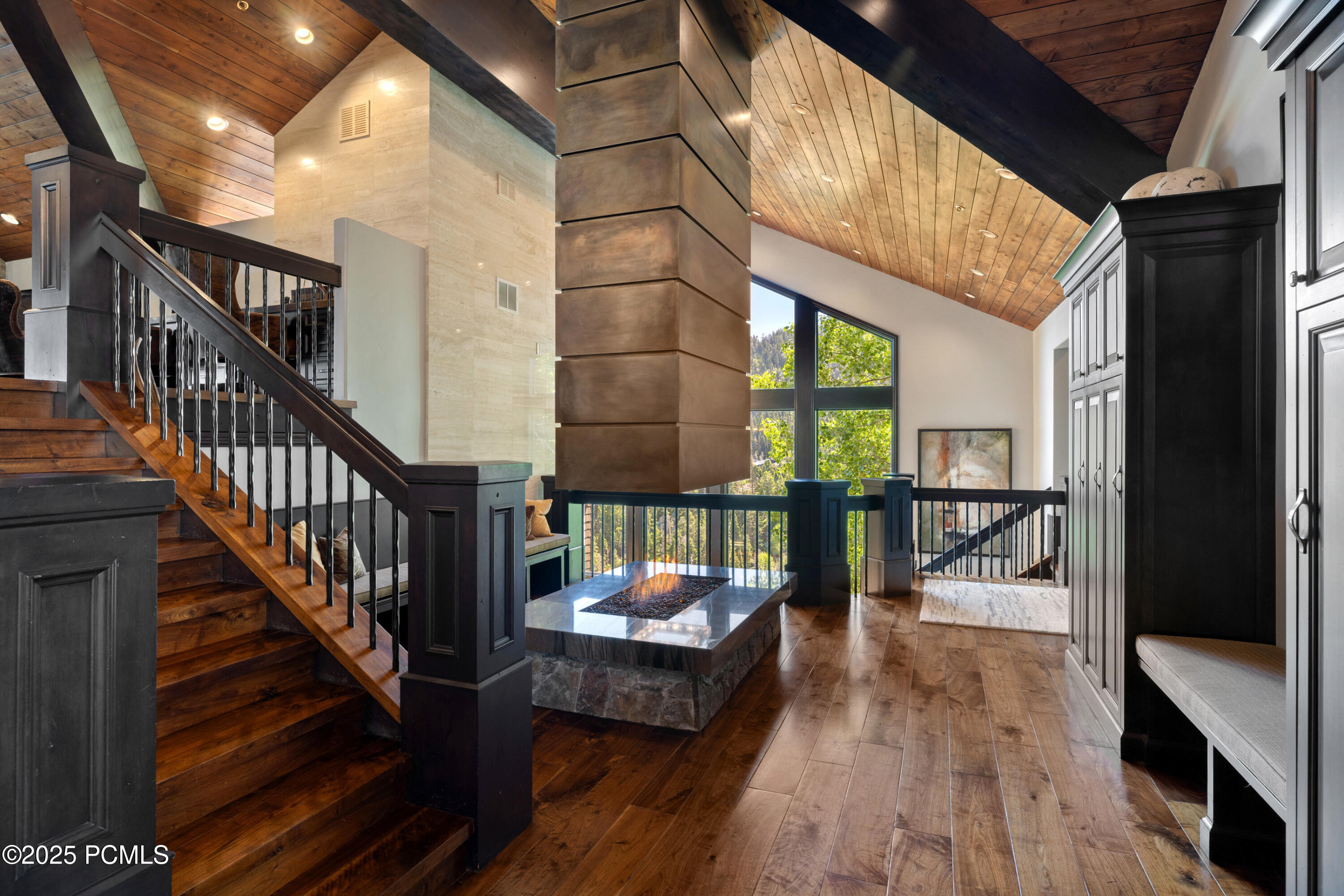 9985 Summit View Drive