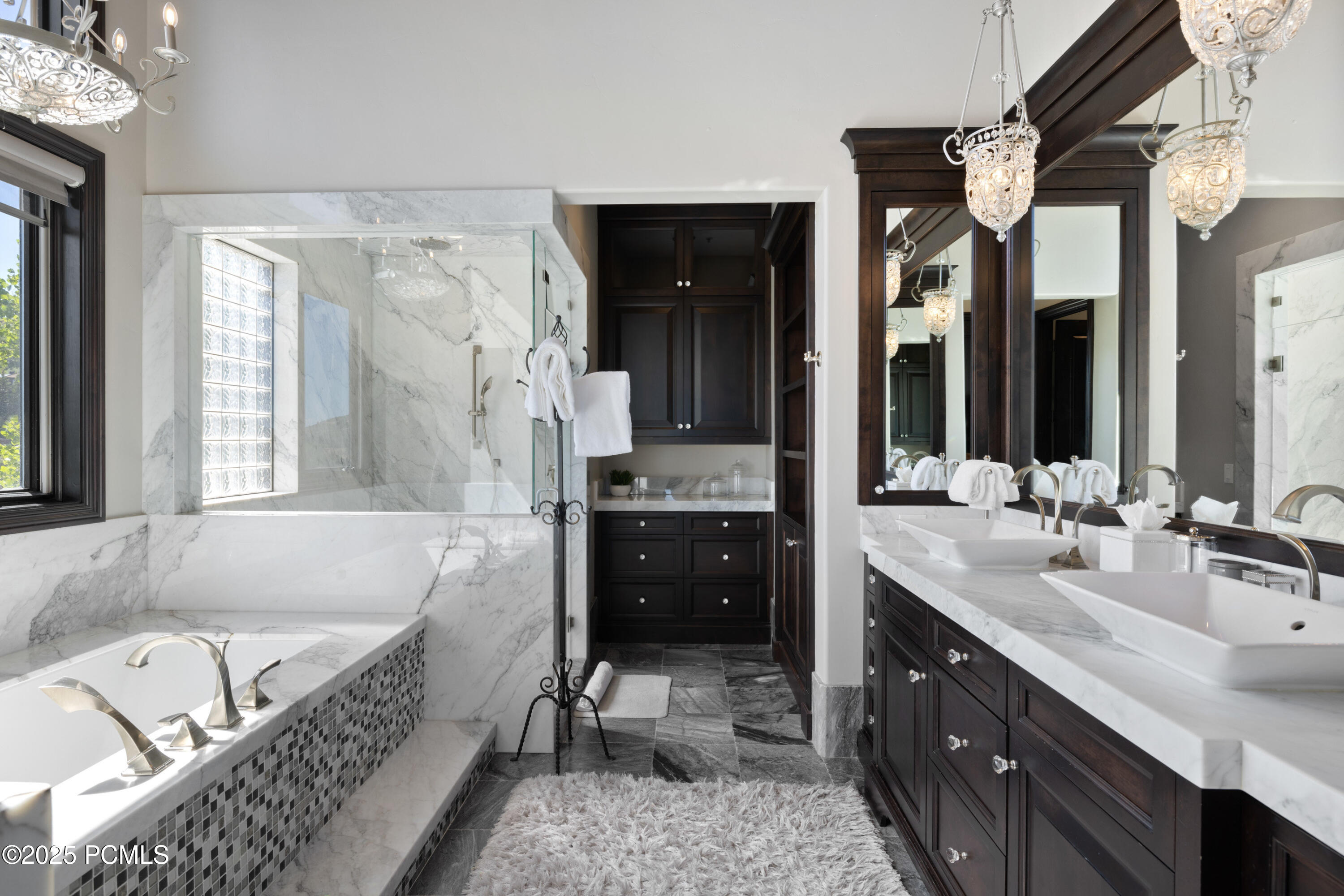 9985 Summit View Drive