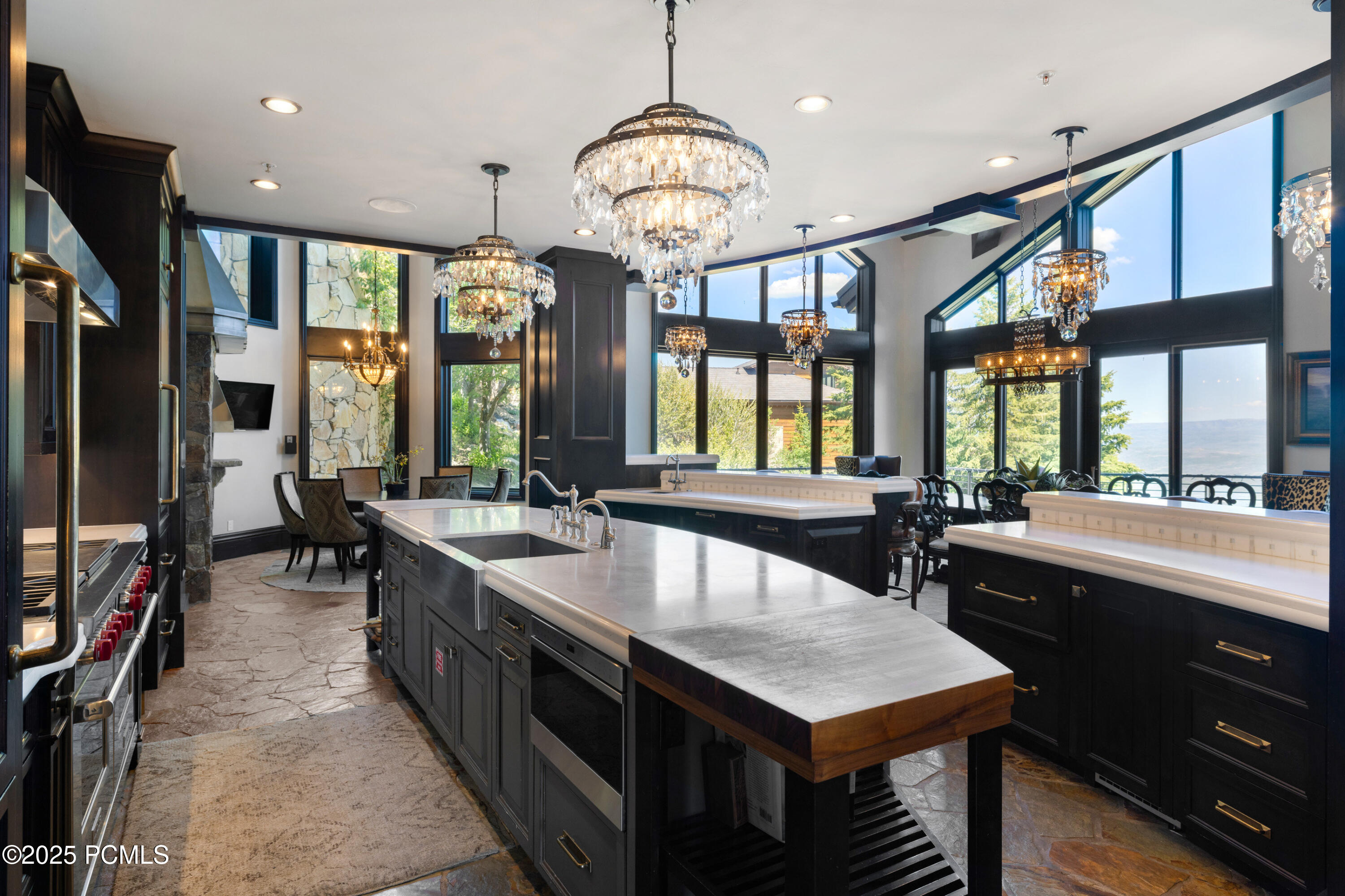 9985 Summit View Drive