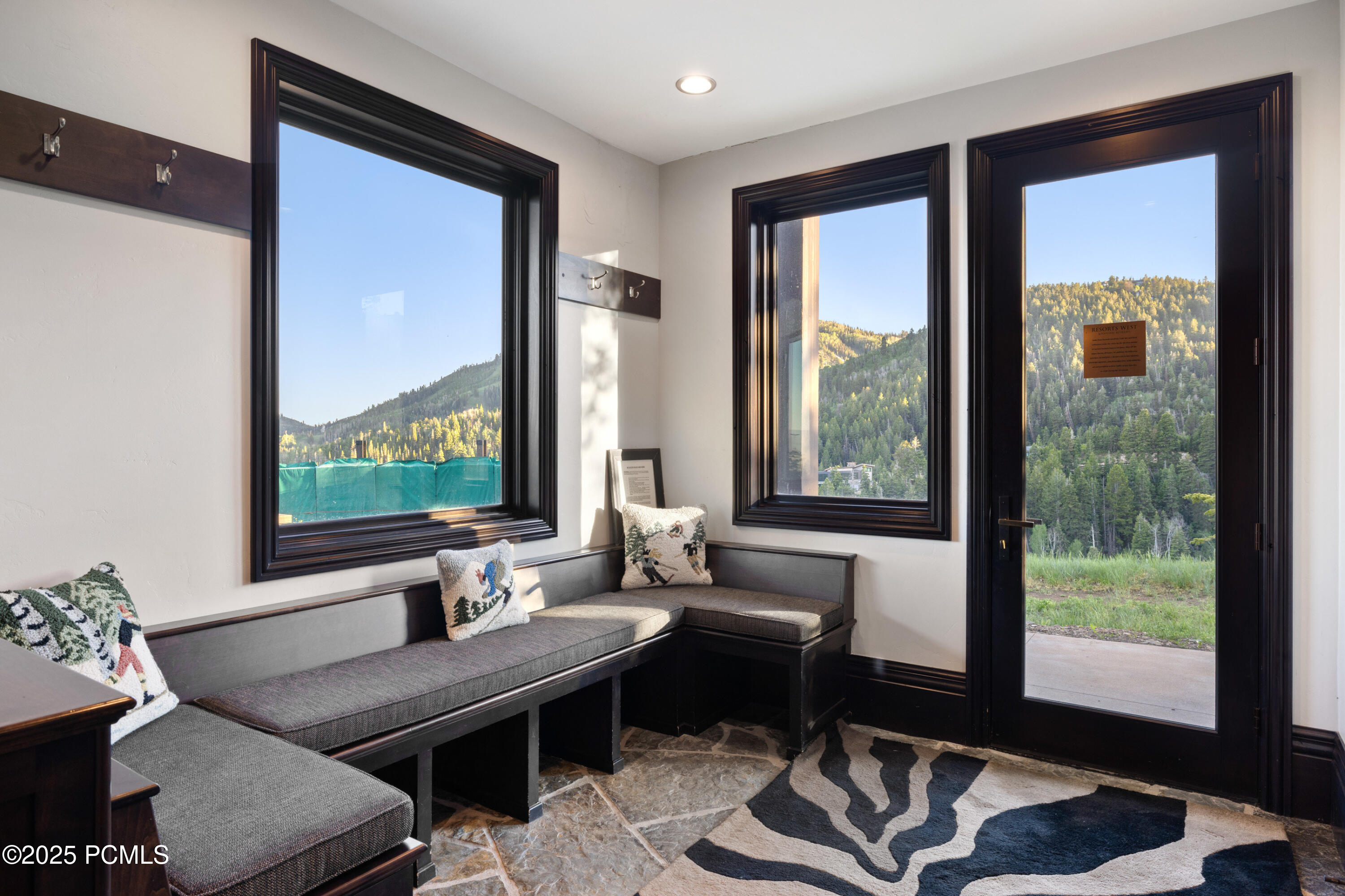 9985 Summit View Drive