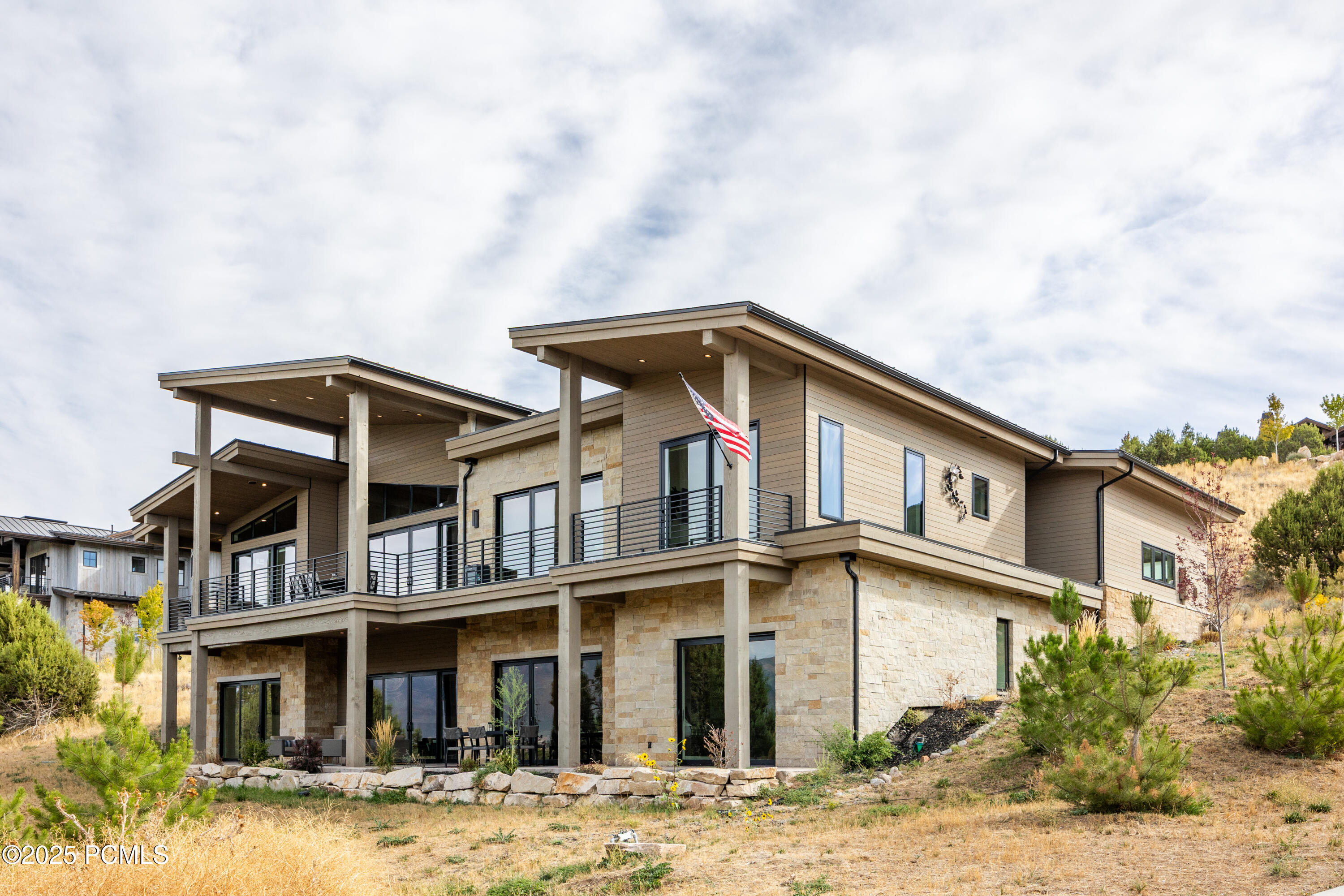 2317 E Red Knob Way