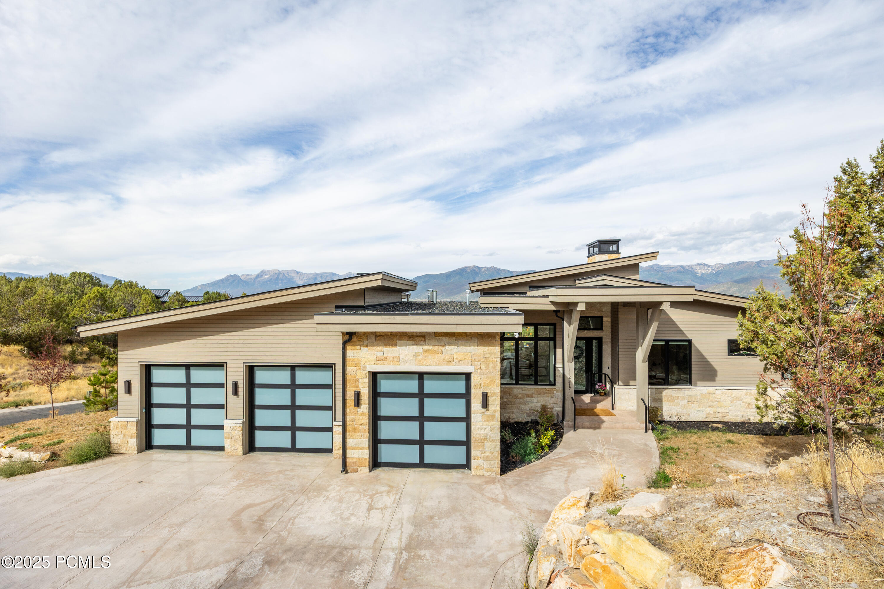 2317 E Red Knob Way