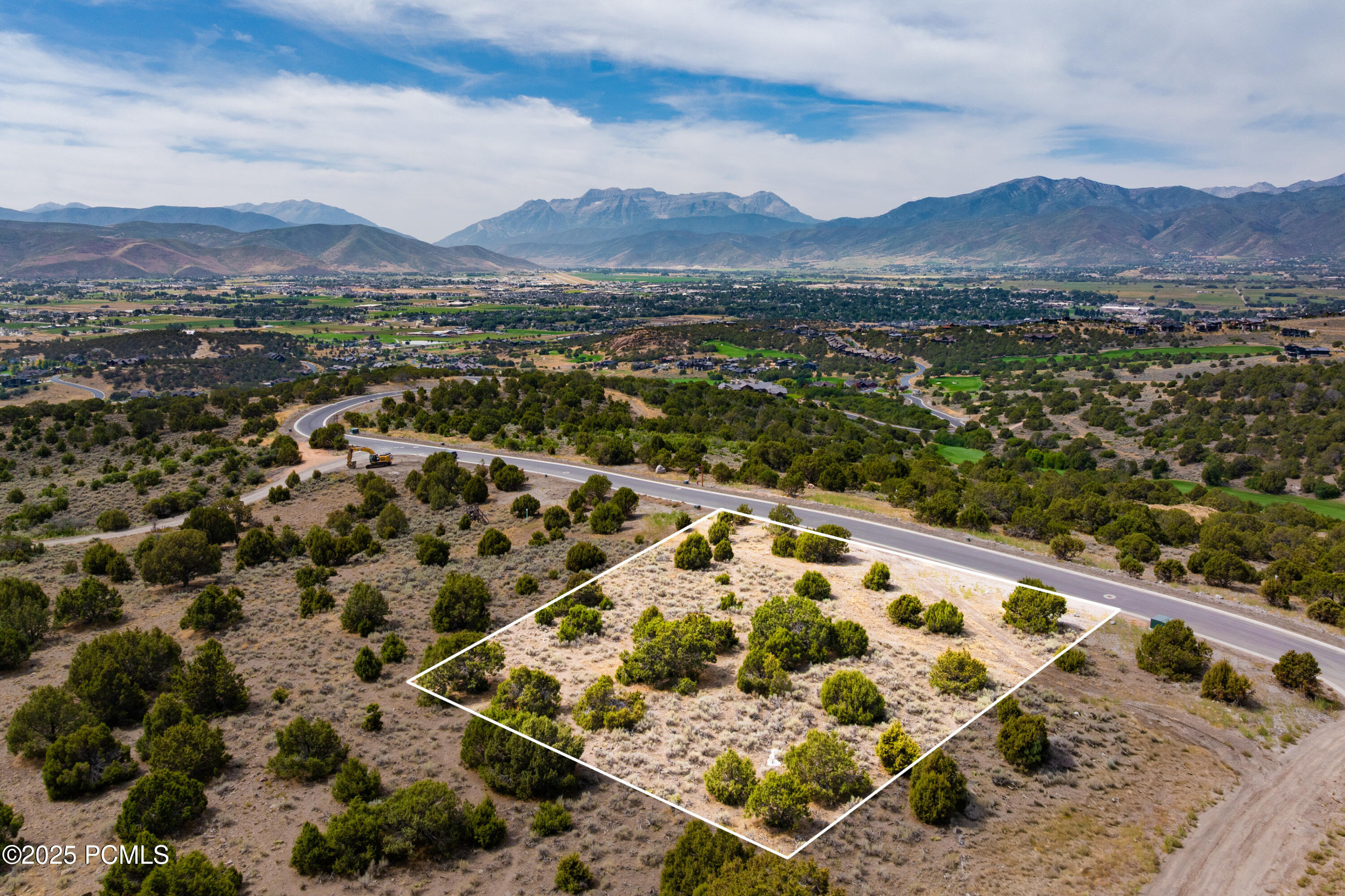 3304 E Red Knob Way, 878