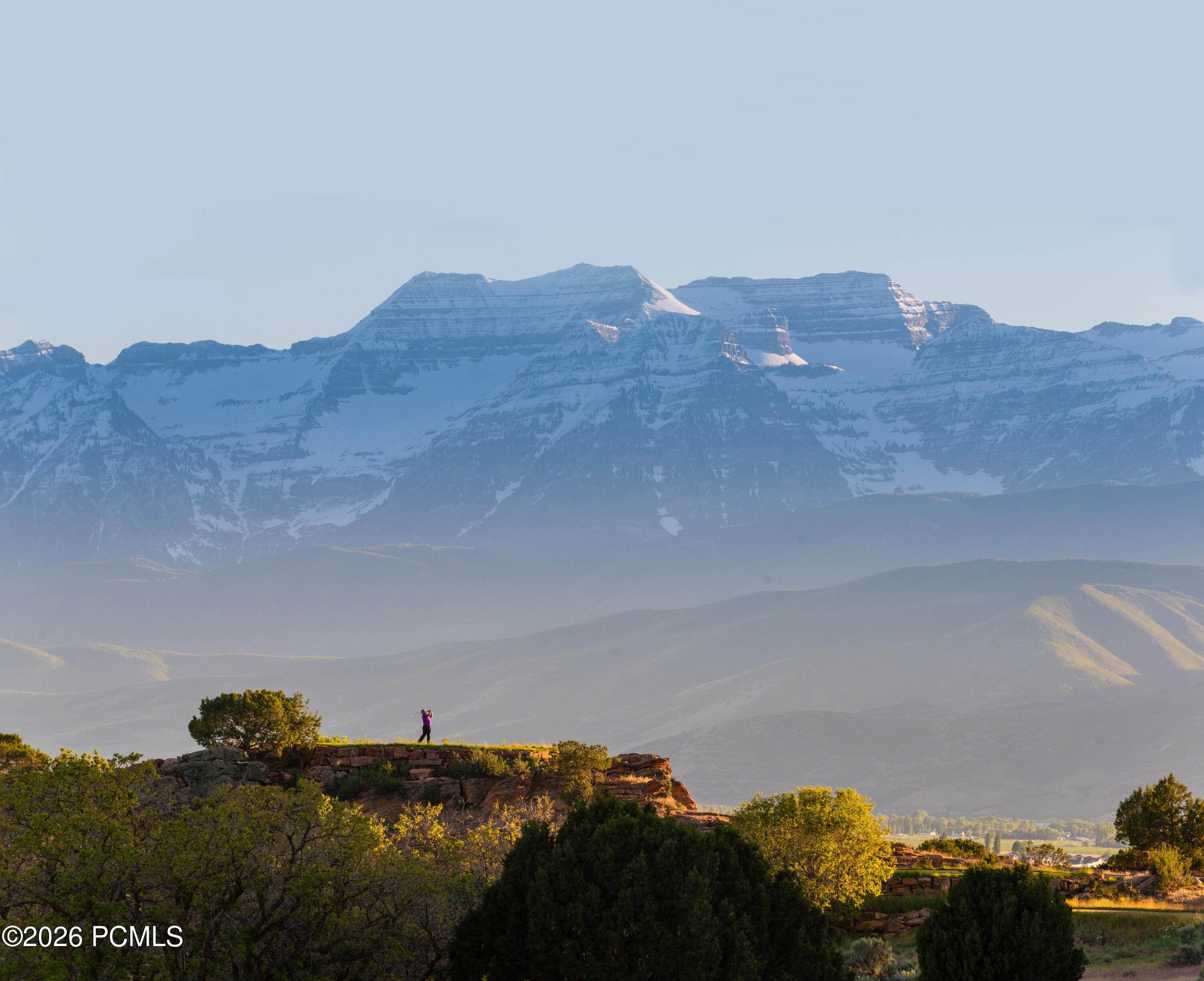 3304 E Red Knob Way, 878