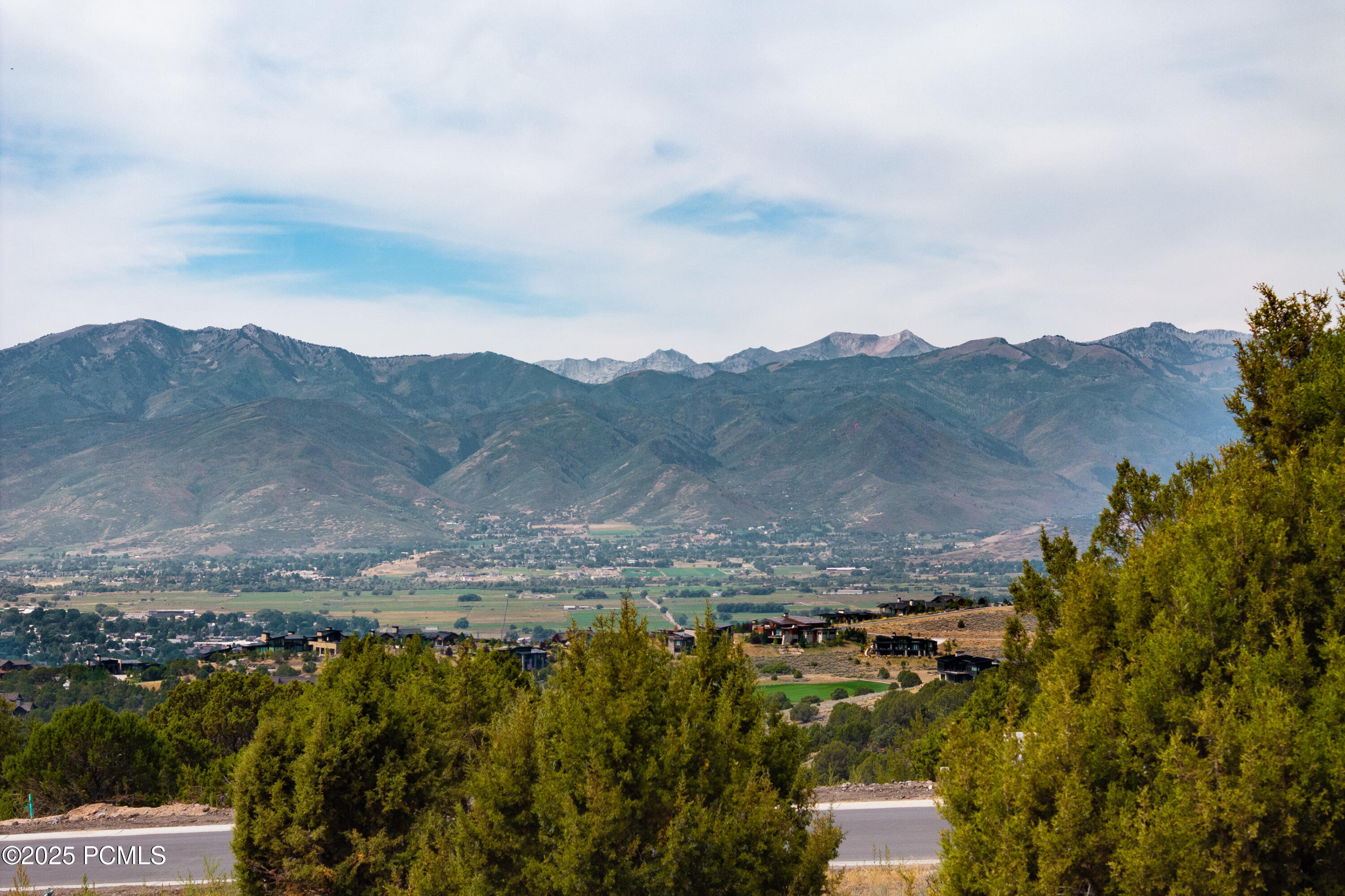 3304 E Red Knob Way, 878