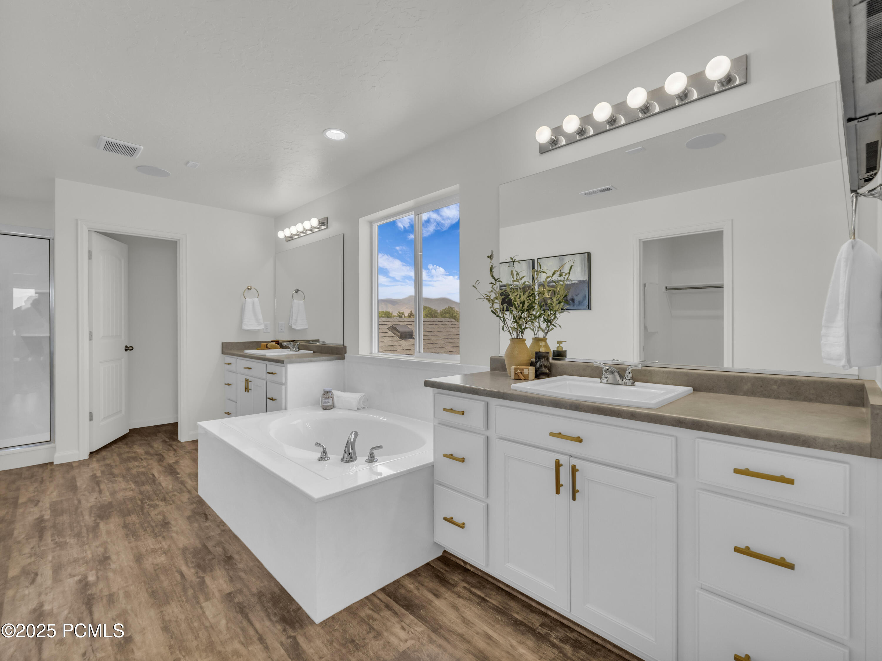 13249 S Shearing Cove