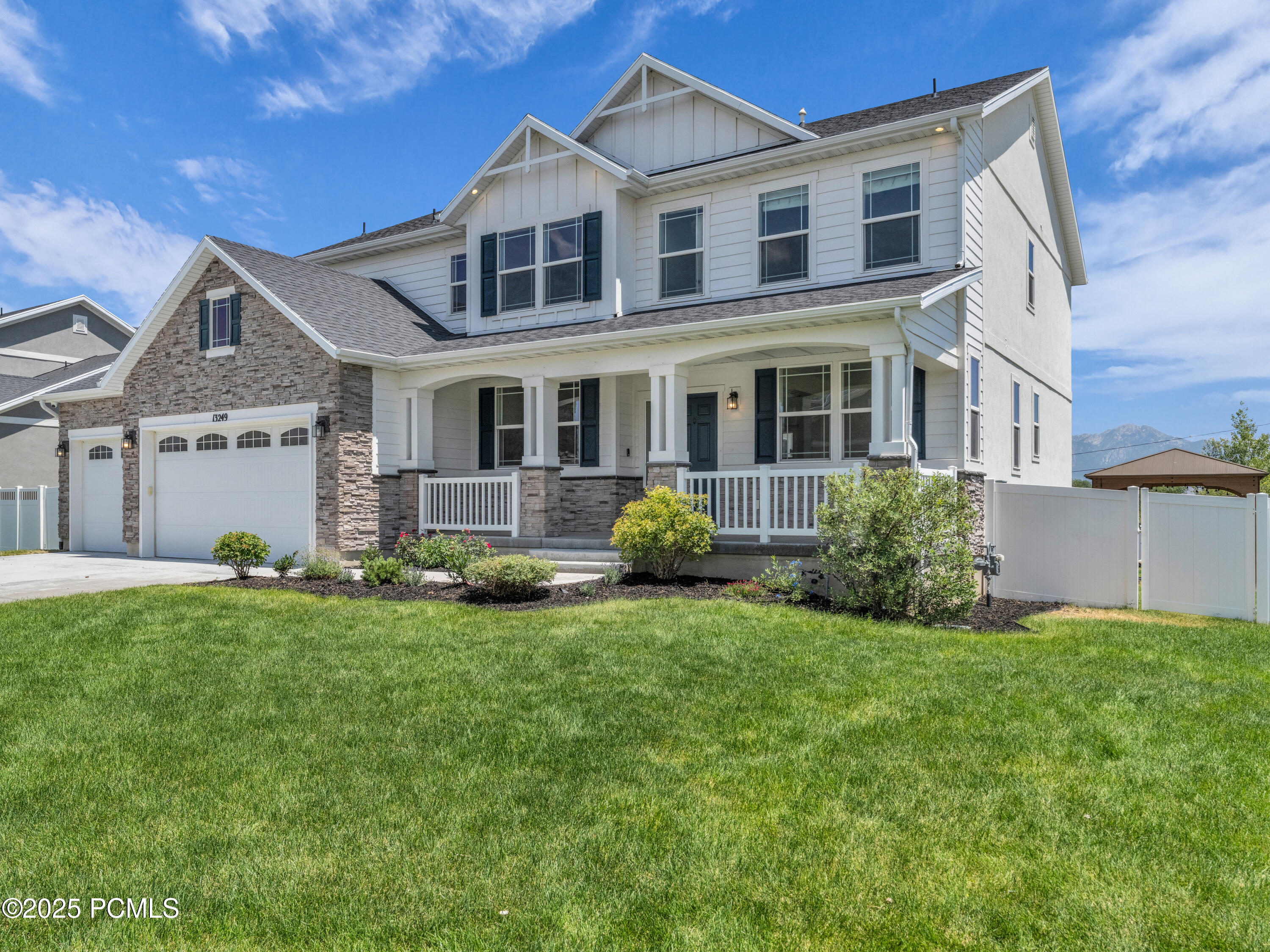 13249 S Shearing Cove