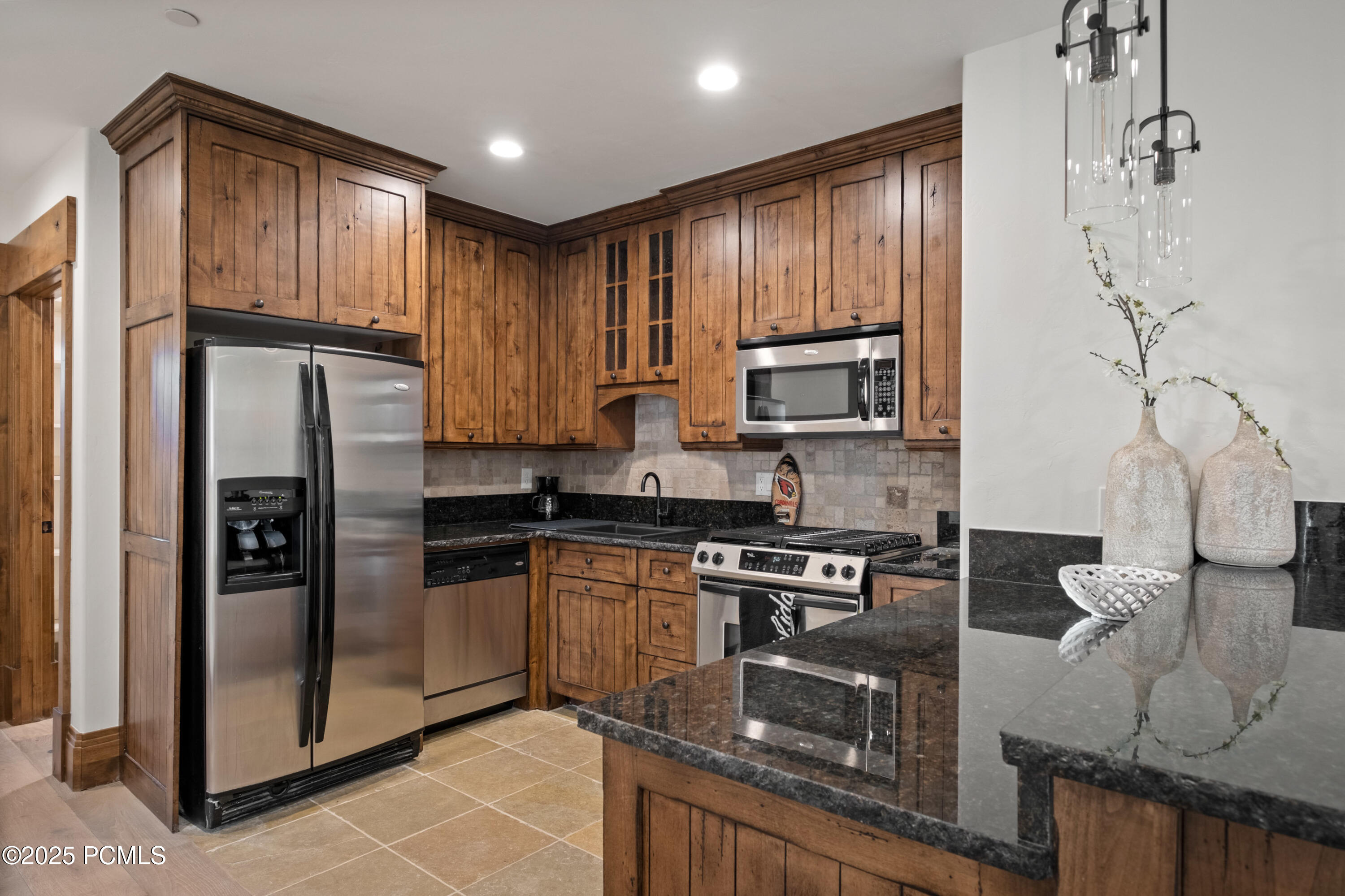 685 Hollyhock Street