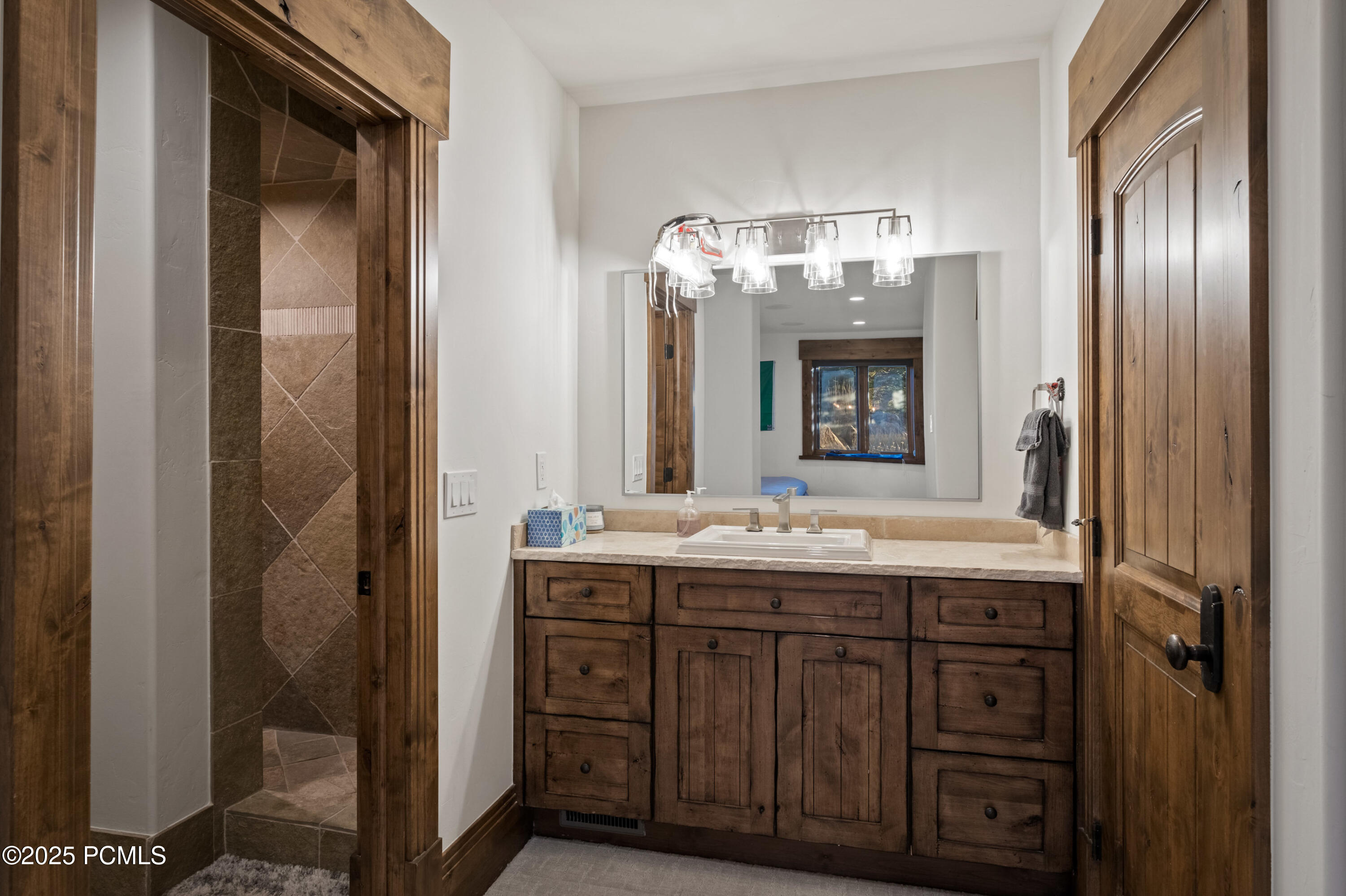 685 Hollyhock Street