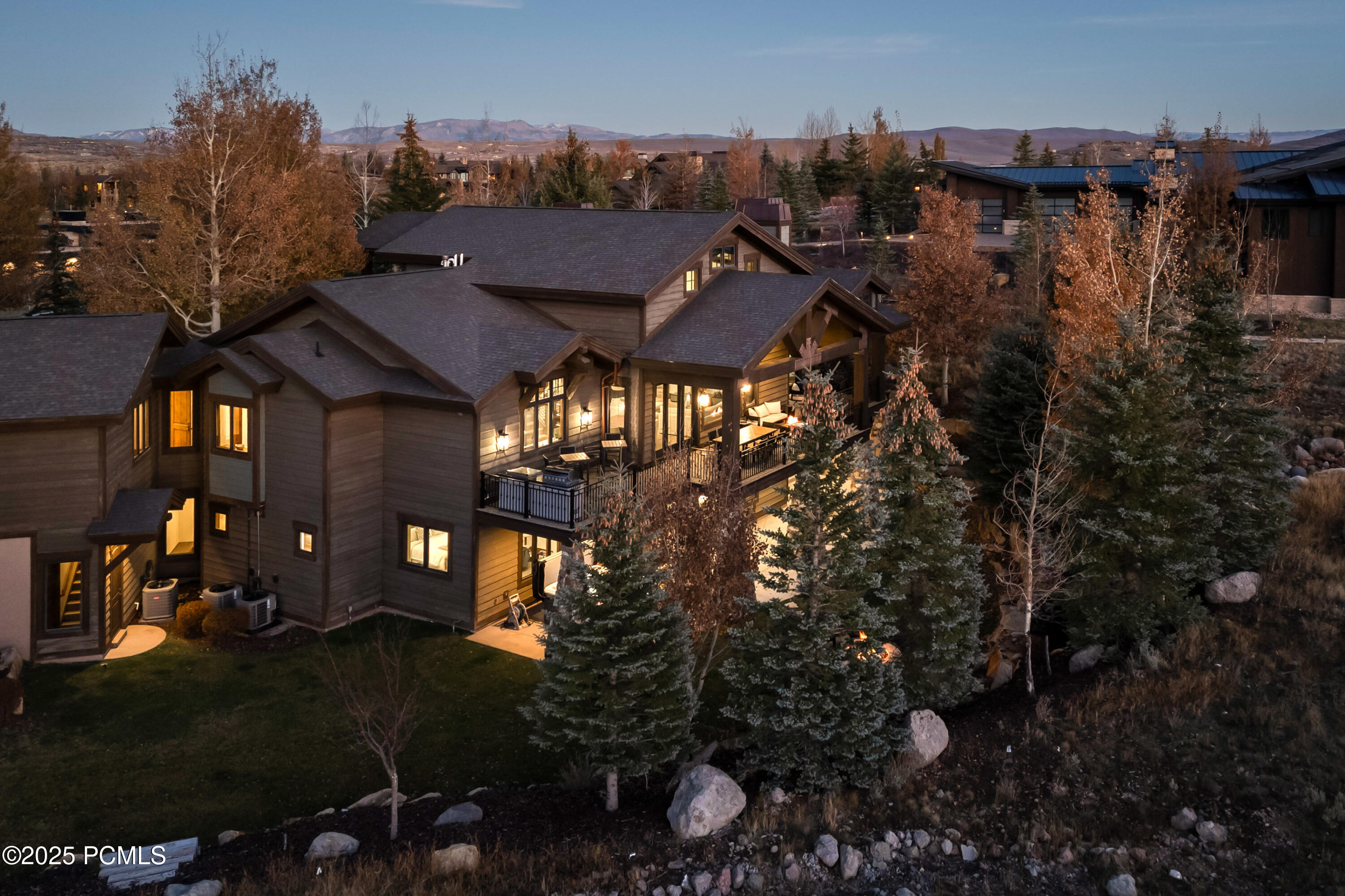 685 Hollyhock Street