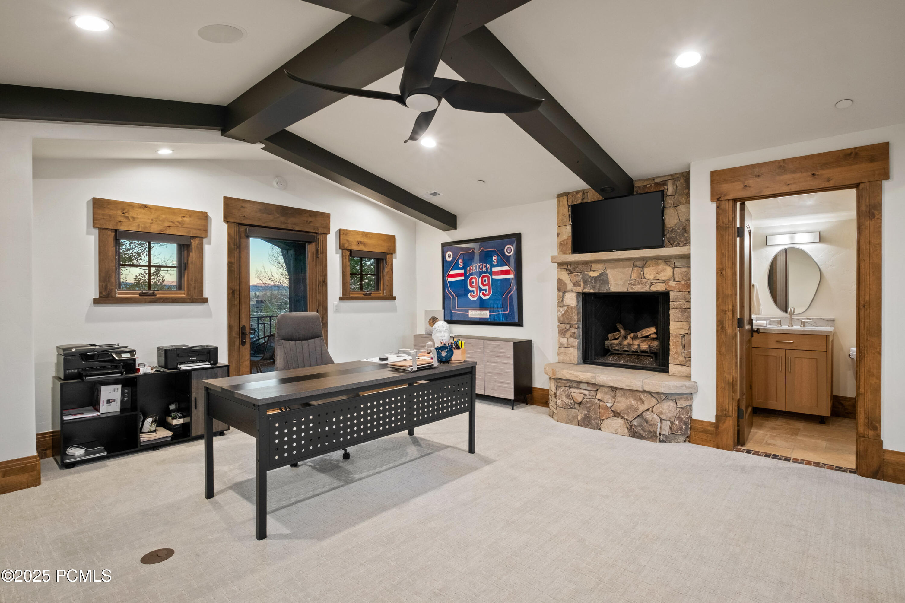 685 Hollyhock Street